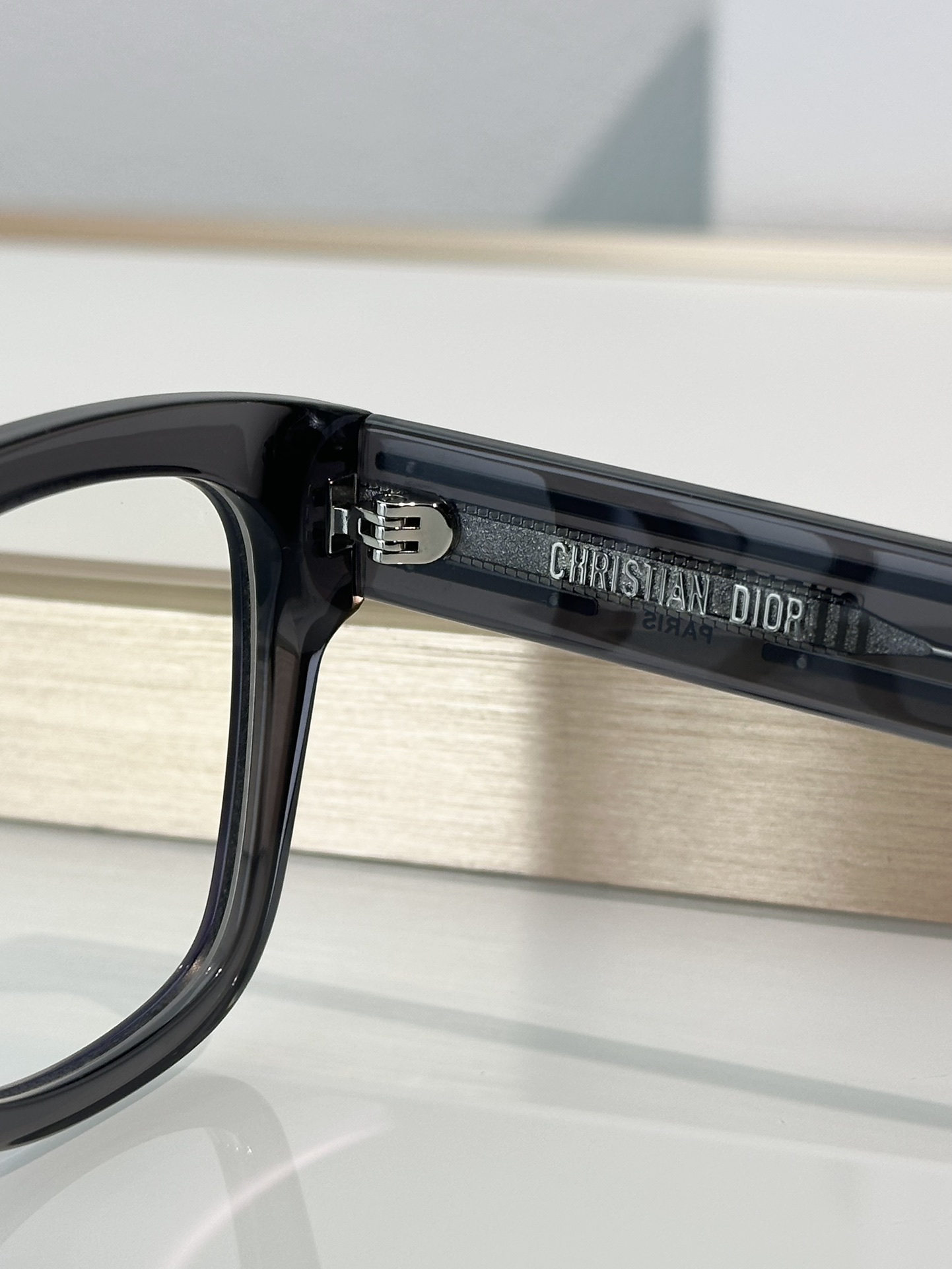 Designer Sunglasses Signature