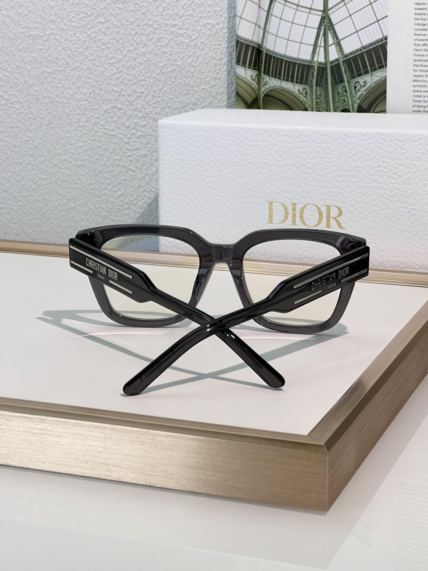Designer Sunglasses Signature