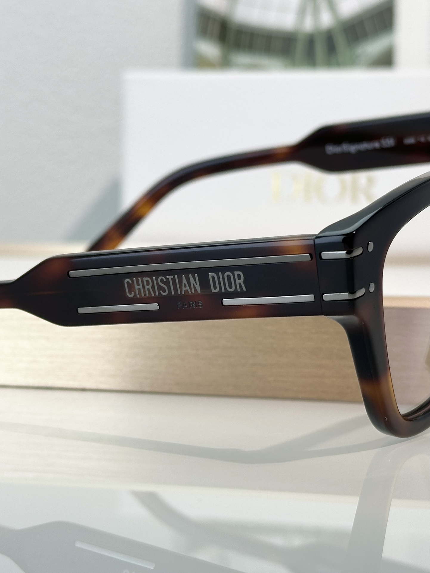 Designer Sunglasses Signature