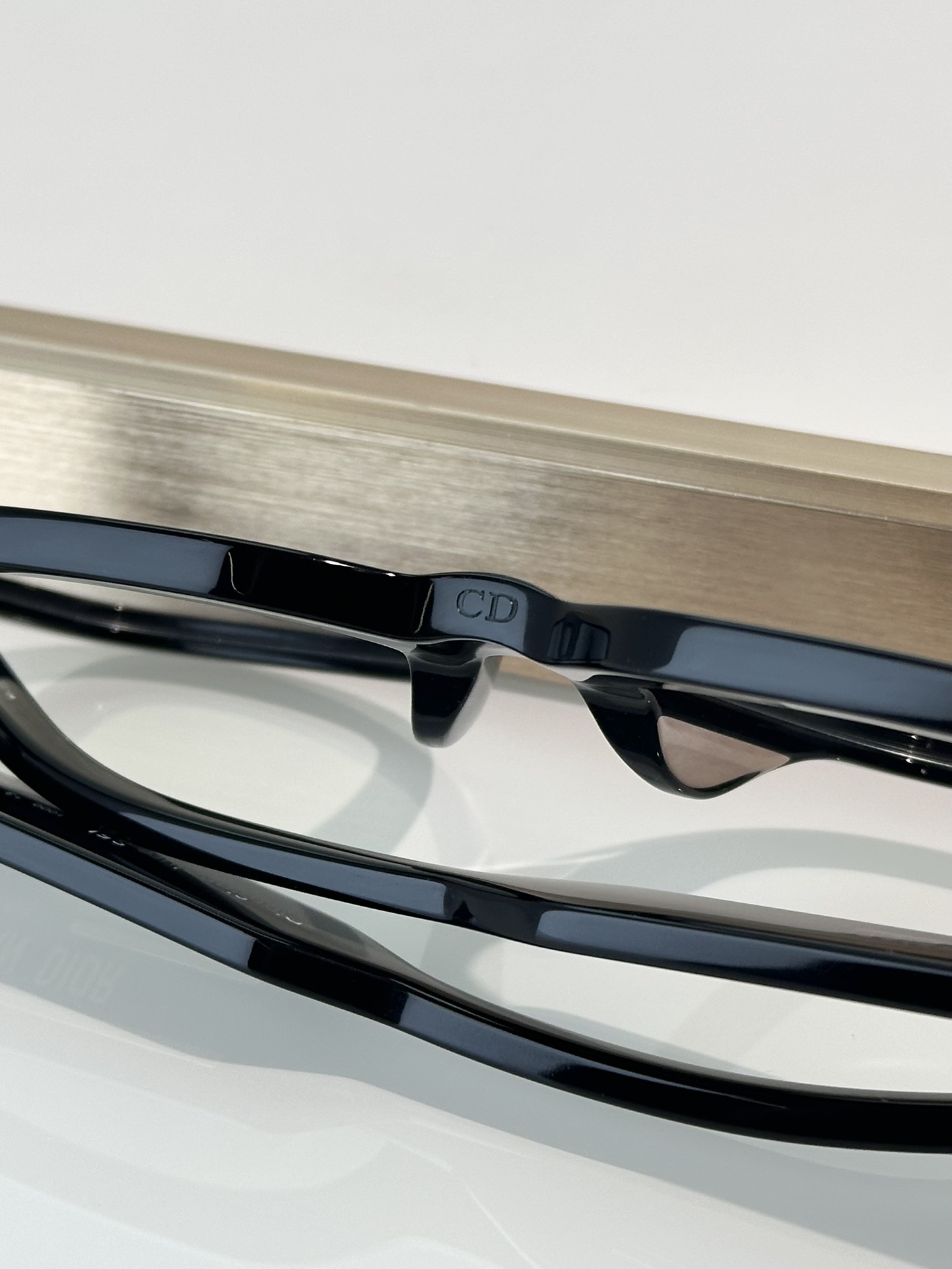 Designer Sunglasses Signature
