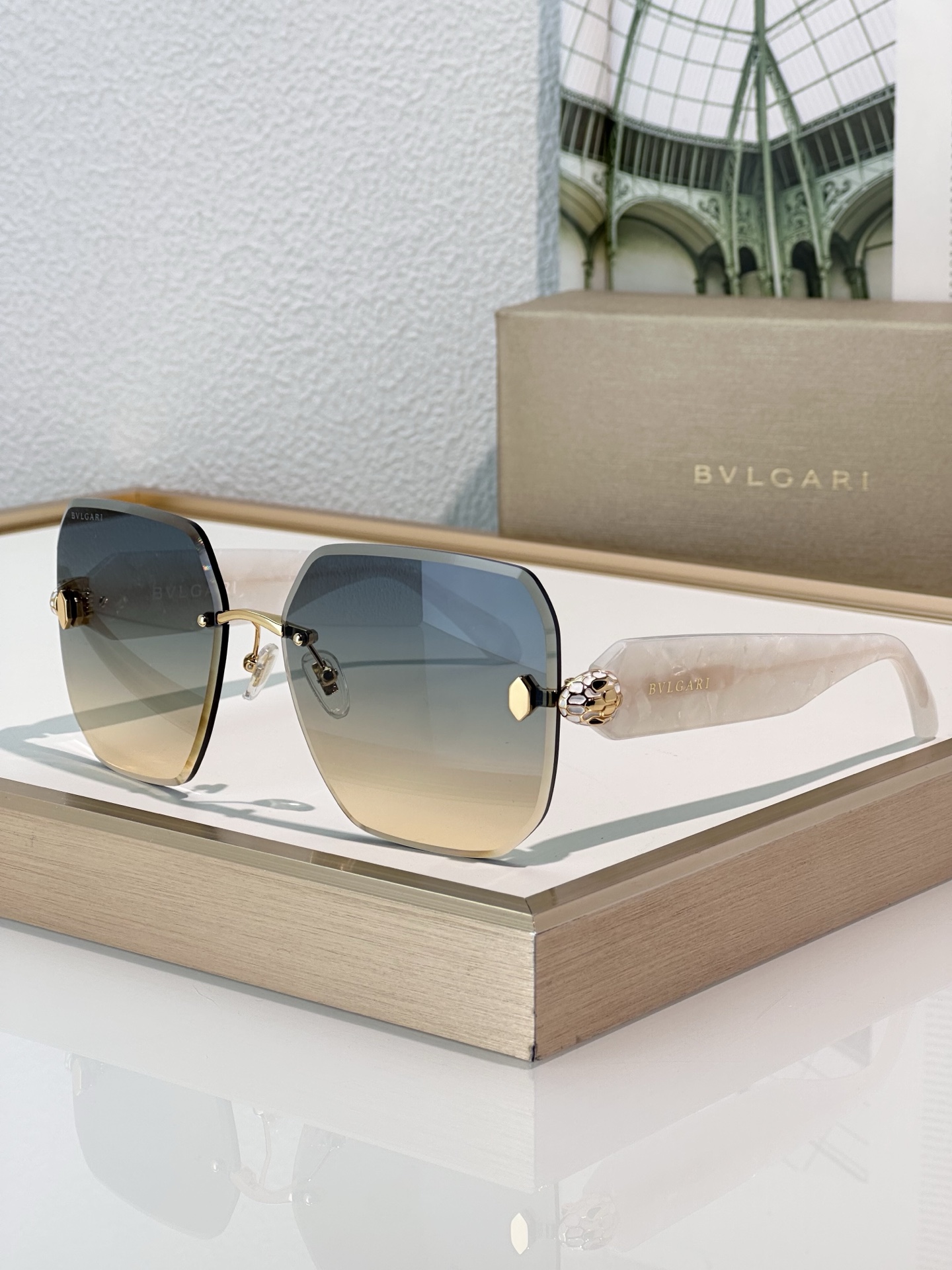 Bvlgari Sunglasses BV40009