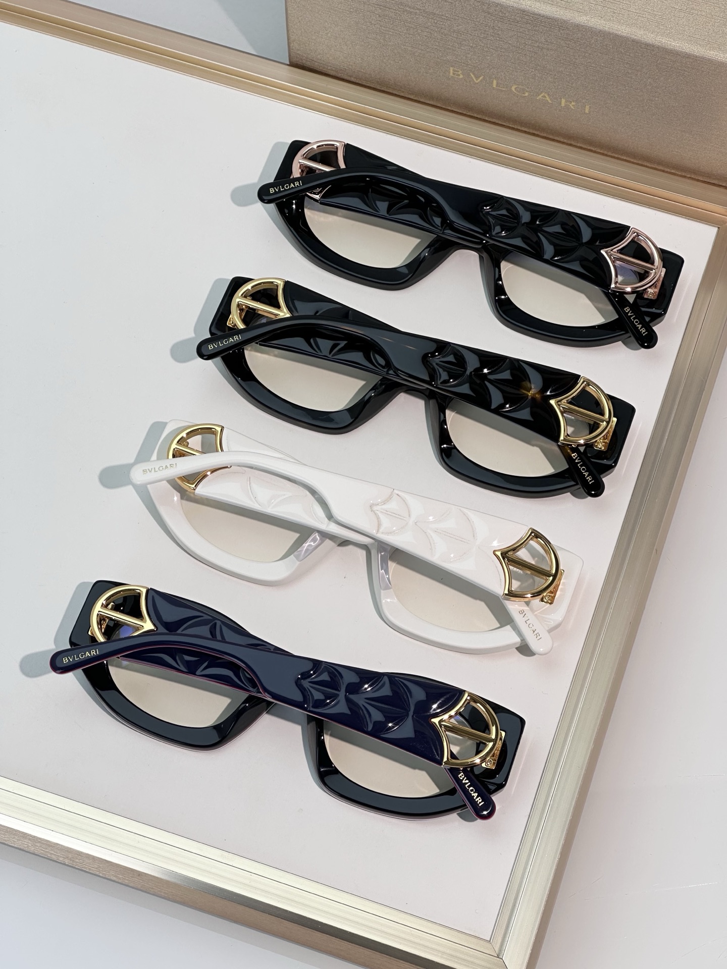  赵丽颖同款BVLGAR
MODEL：BV40049I
SIZE：51口22-145
