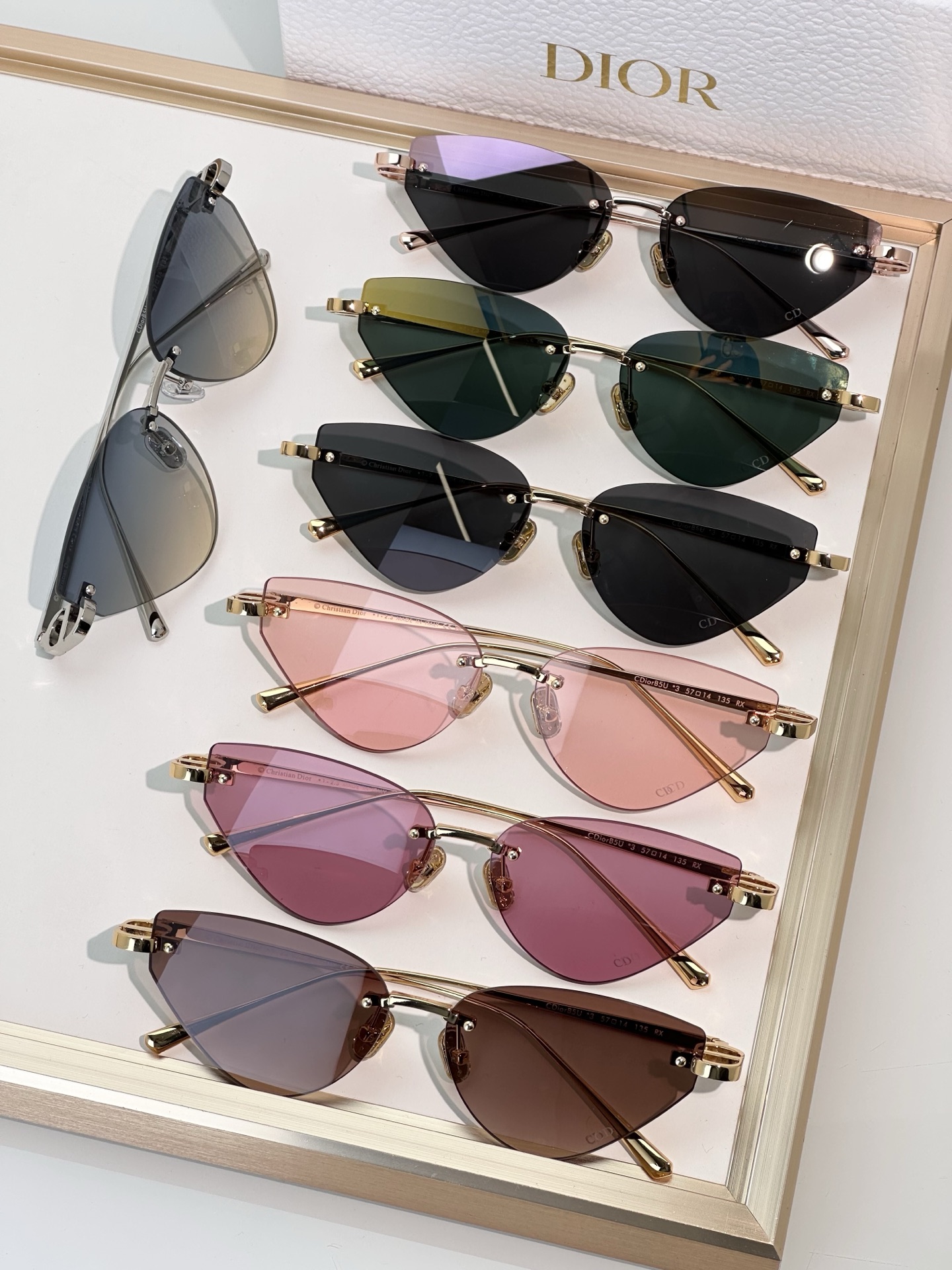  DIOR
CDiorB5U
Size：57口14 135
