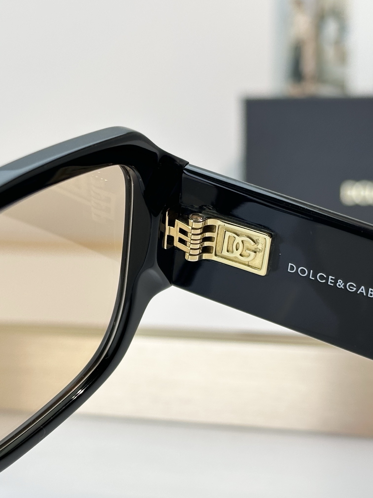 Designer Sunglasses DG4482