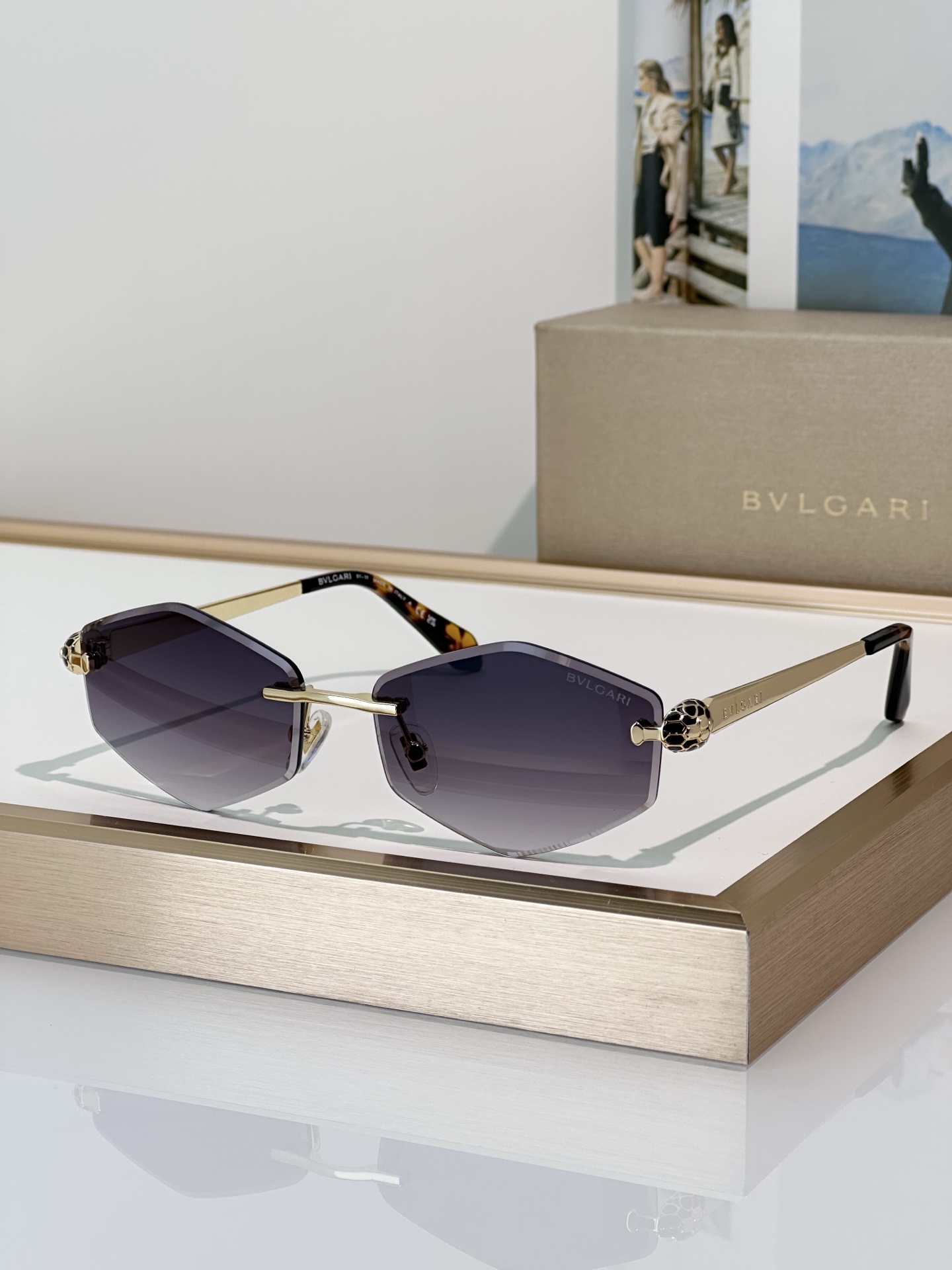 BVLGARI 太阳镜 金属 无框 几何