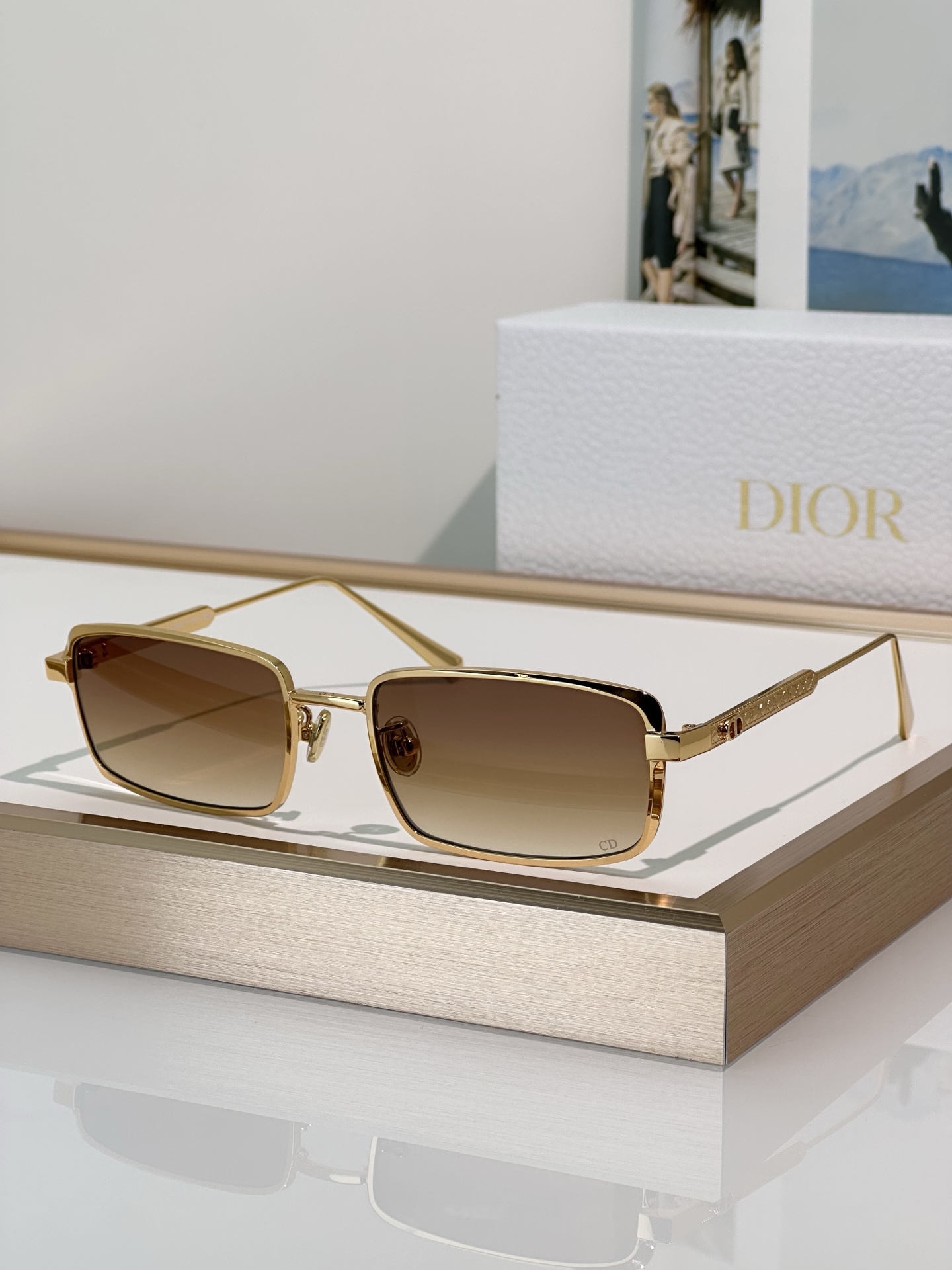 Dior Cannage S2U Gold-Tone Metal Sunglasses with Brown Gradient Lenses 2 i1747986729542 5767 0 0
