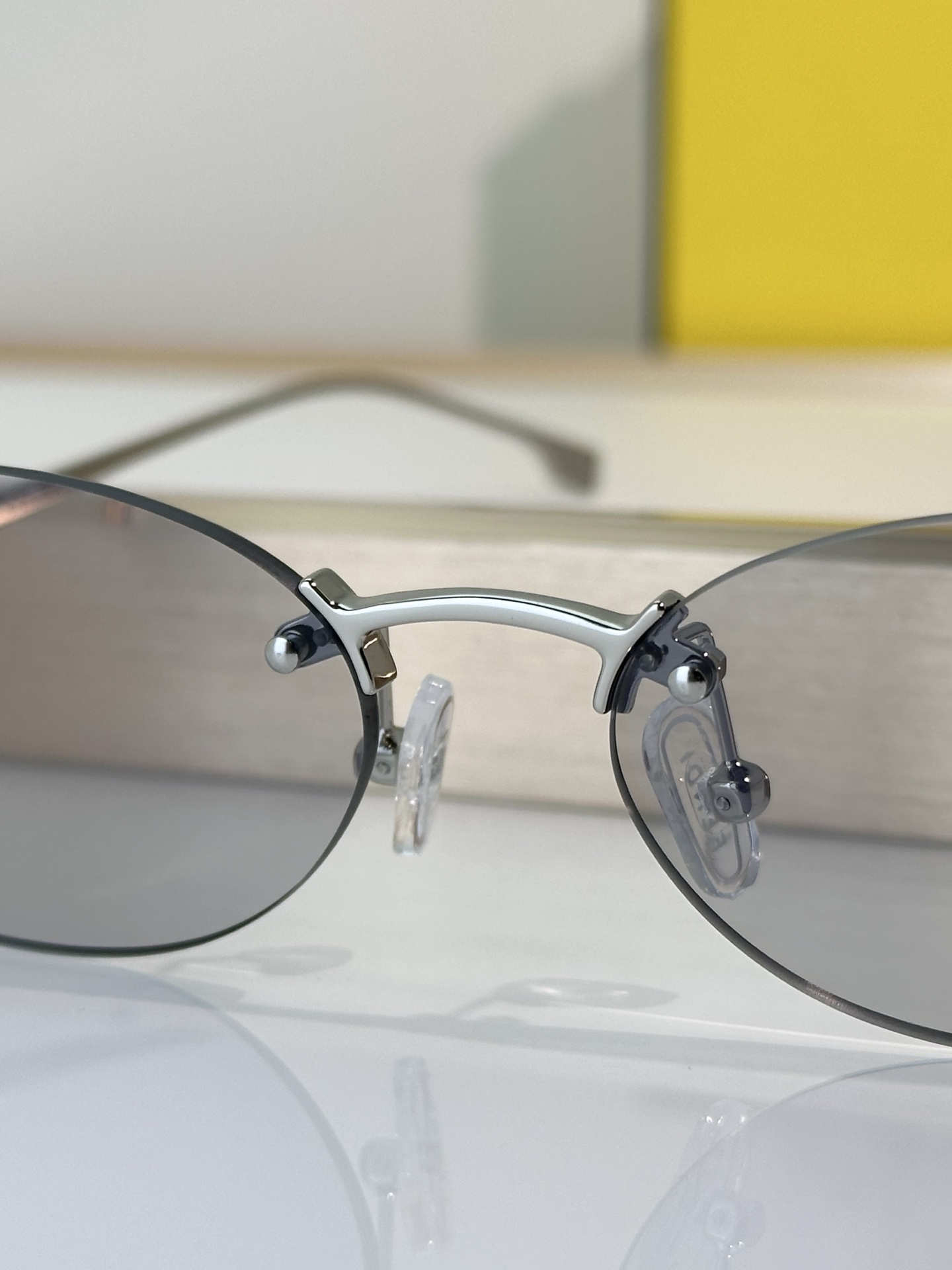 Designer Sunglasses FE4075US