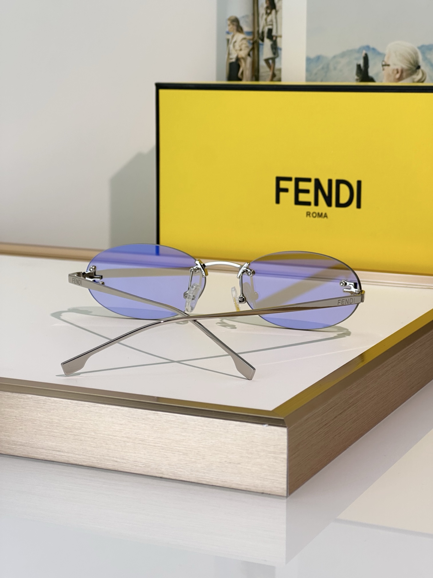 Designer Sunglasses FE4075US