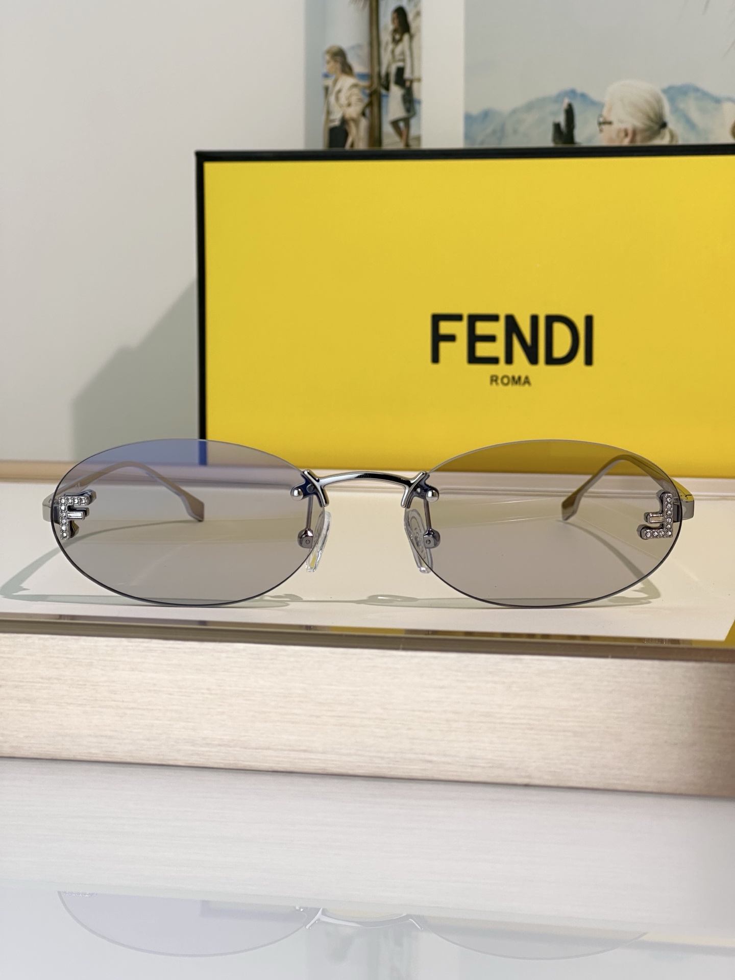 Designer Sunglasses FE4075US