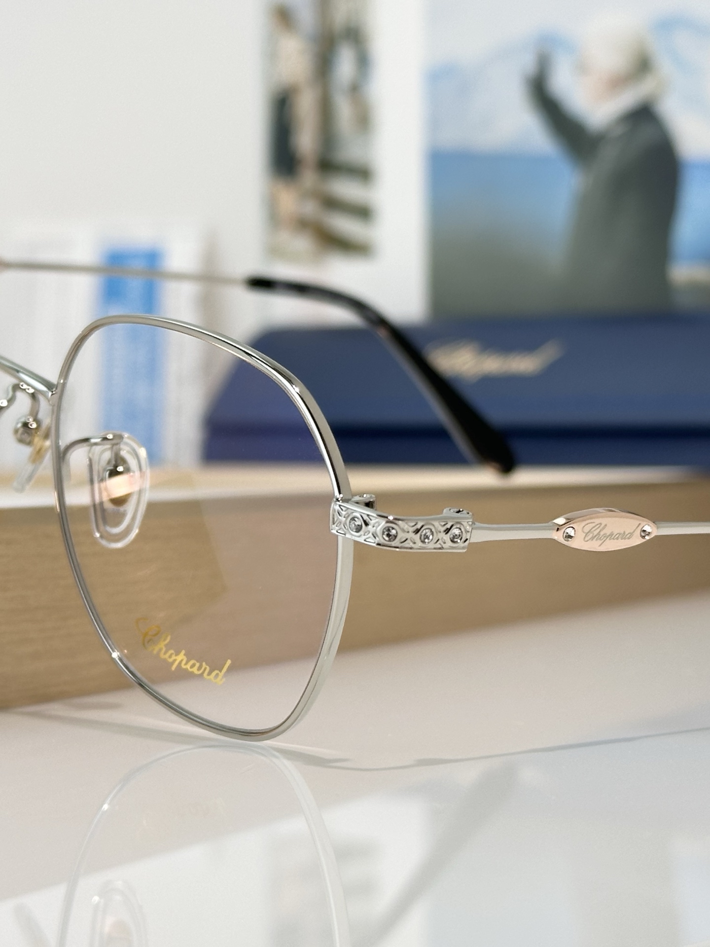 Designer Sunglasses VCHM03J