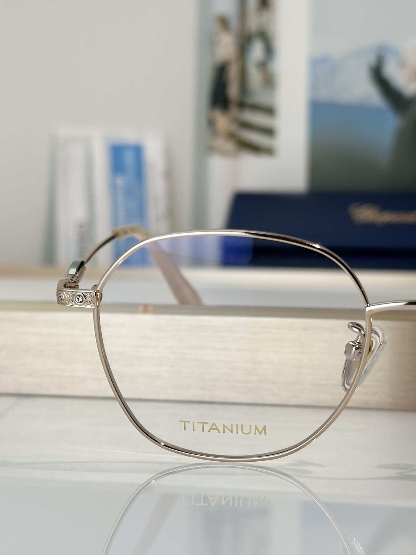 Designer Sunglasses VCHM03J