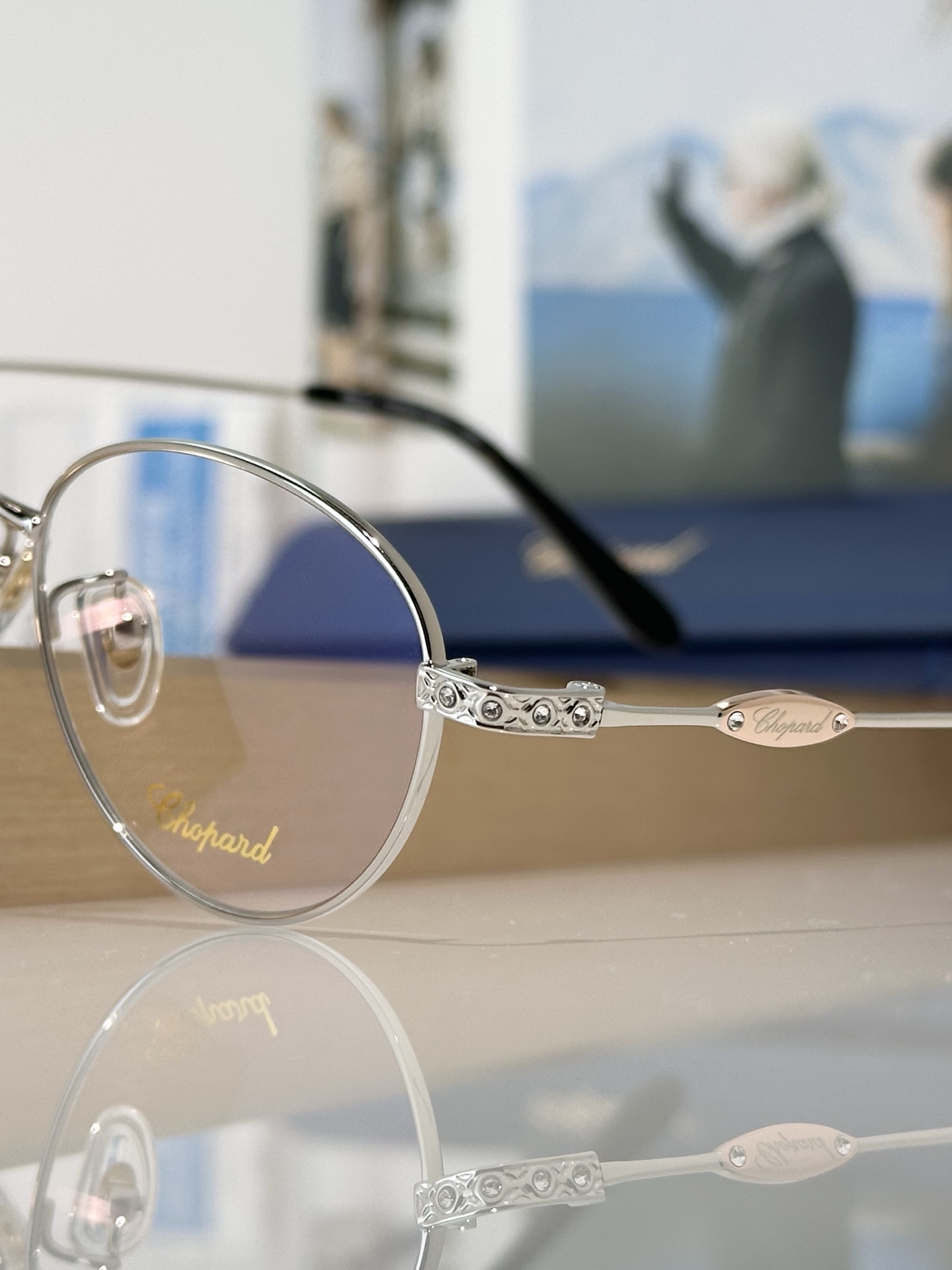 Designer Sunglasses VCHL113J
