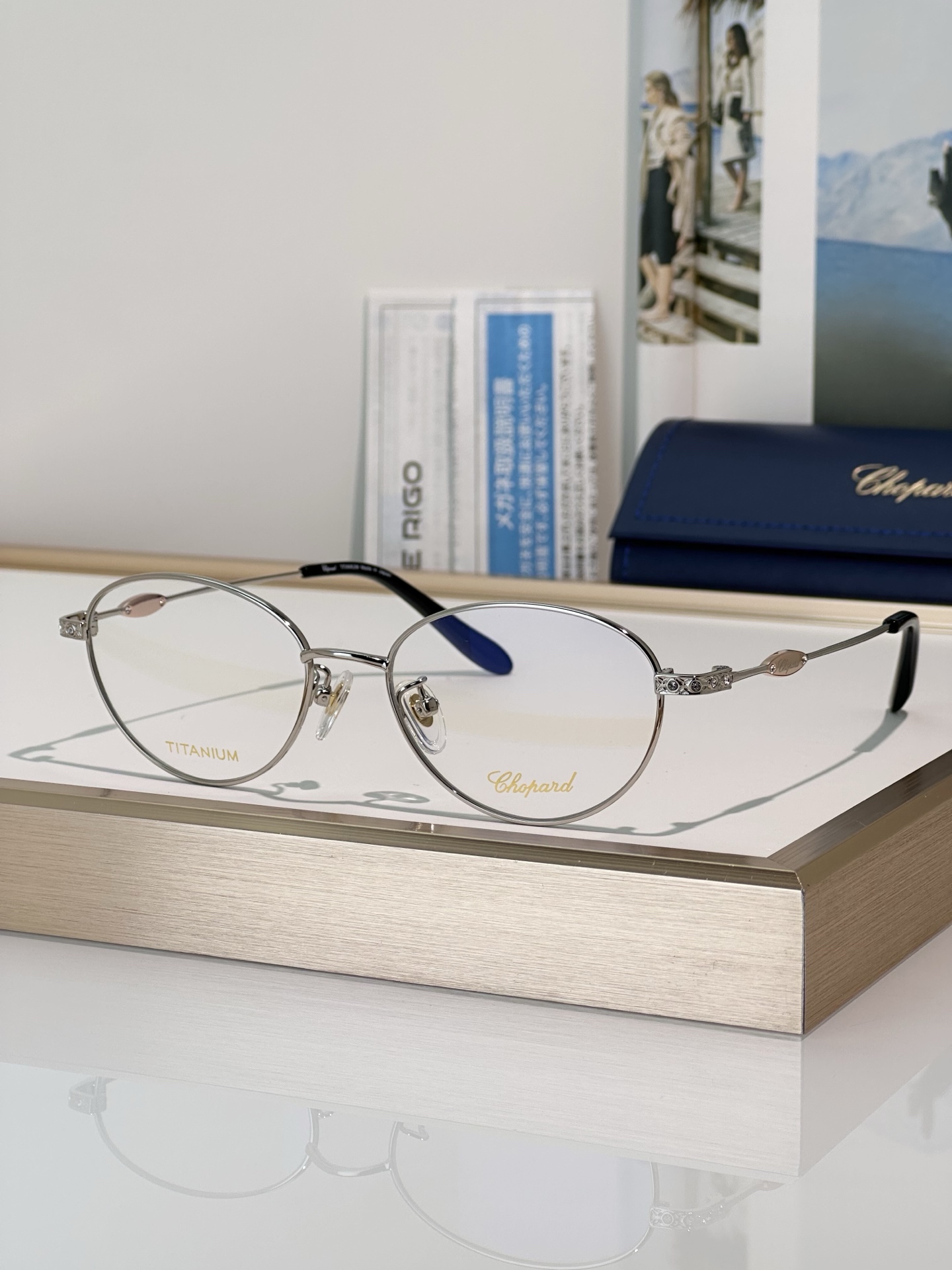 Designer Sunglasses VCHL113J