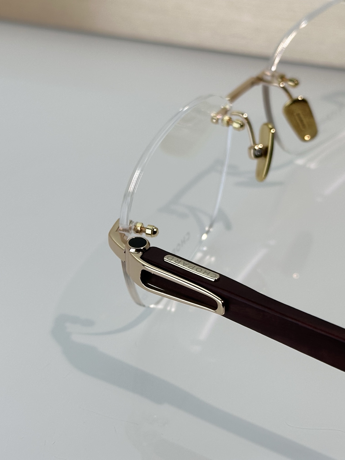 Designer Sunglasses VCHL111J
