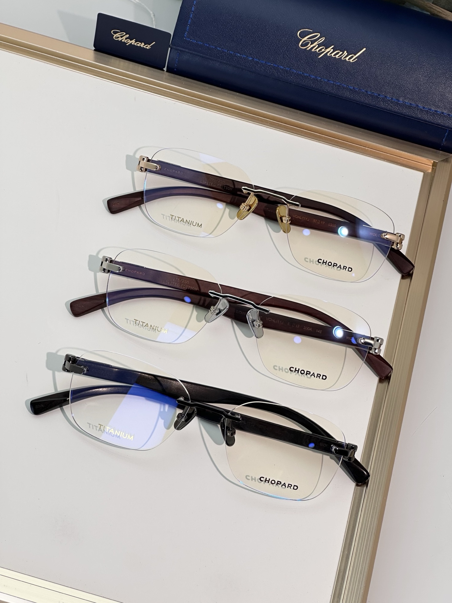 Designer Sunglasses VCHL111J
