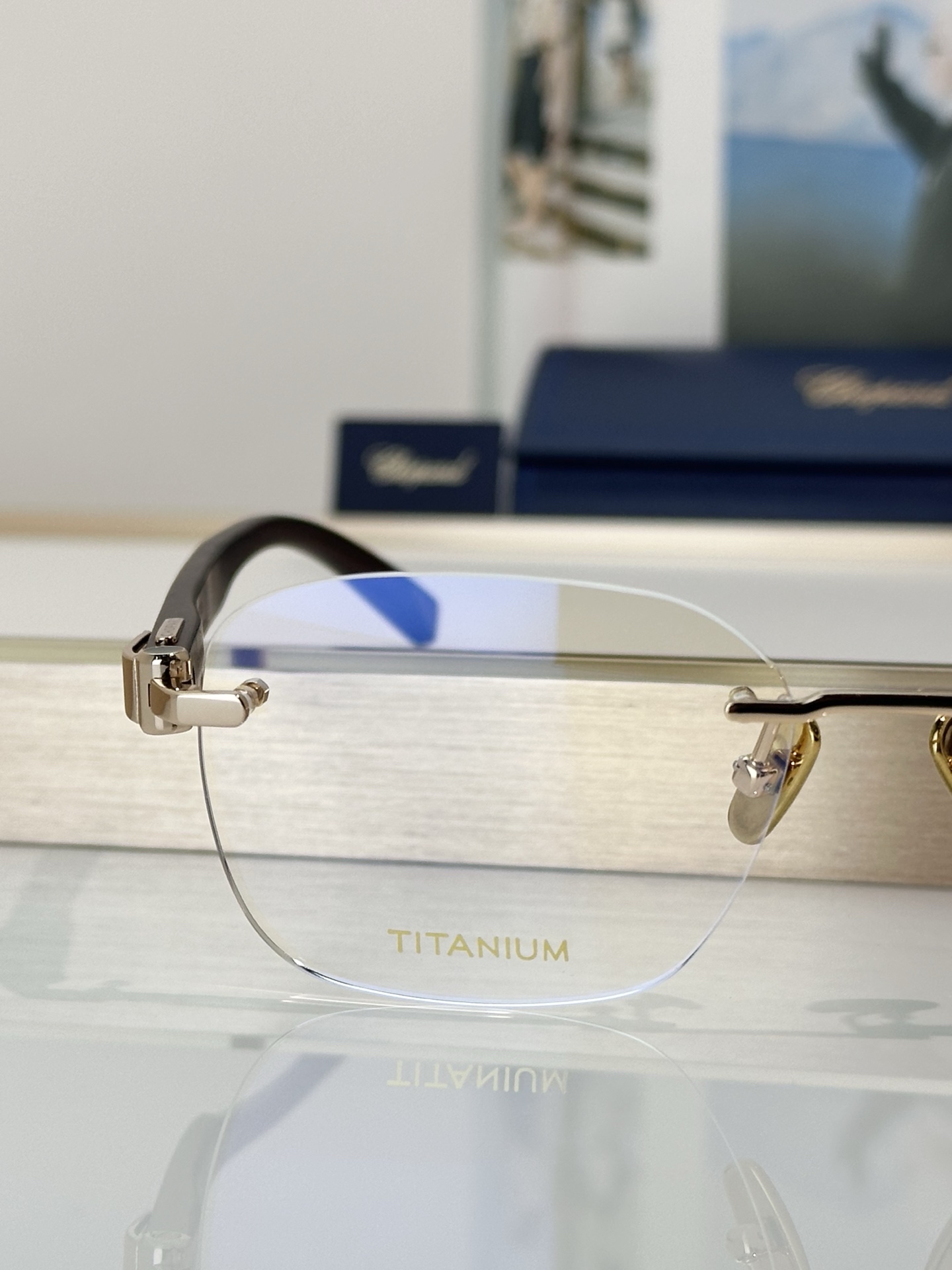 Designer Sunglasses VCHL111J