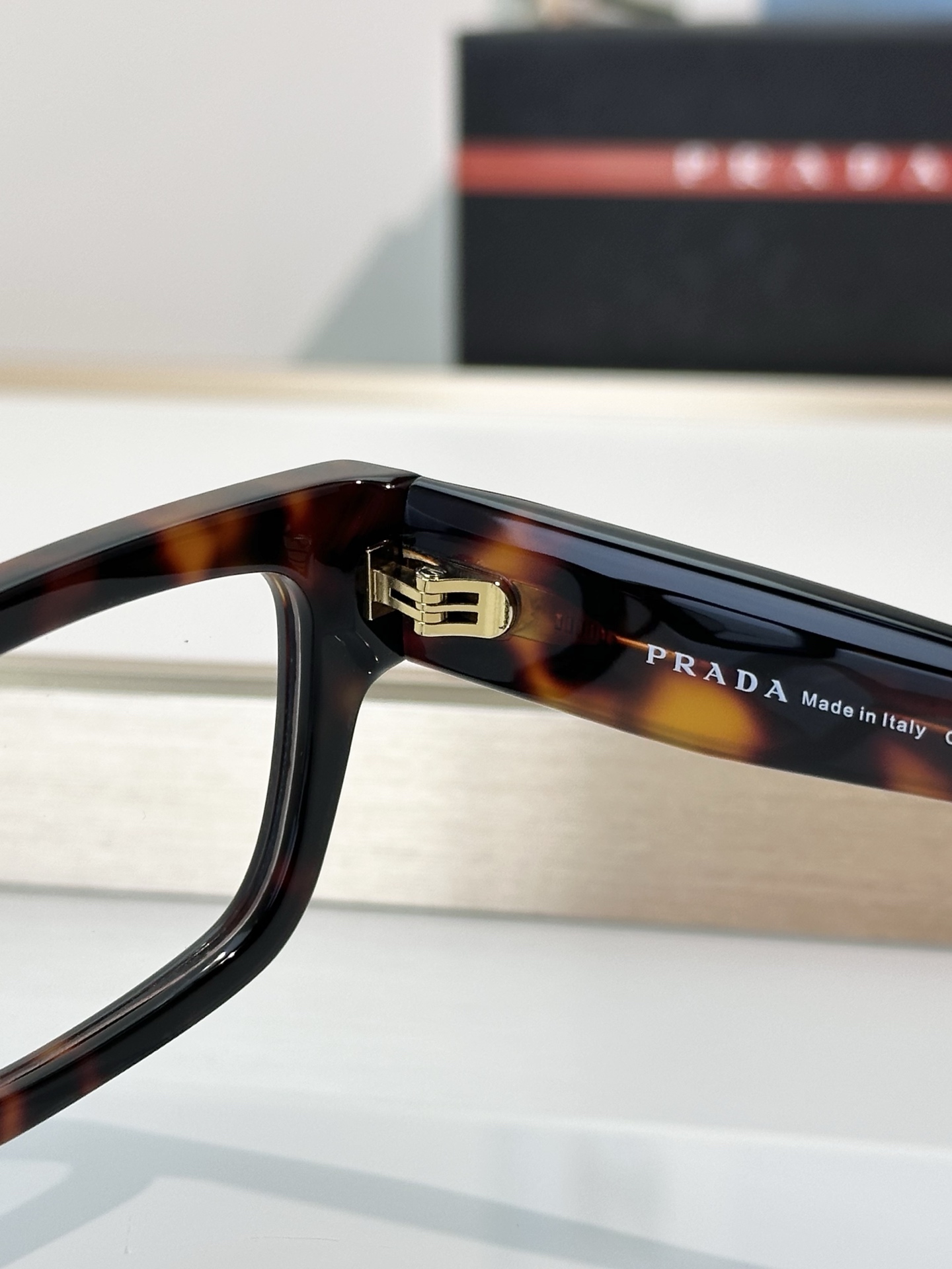 Designer Sunglasses VPRC02