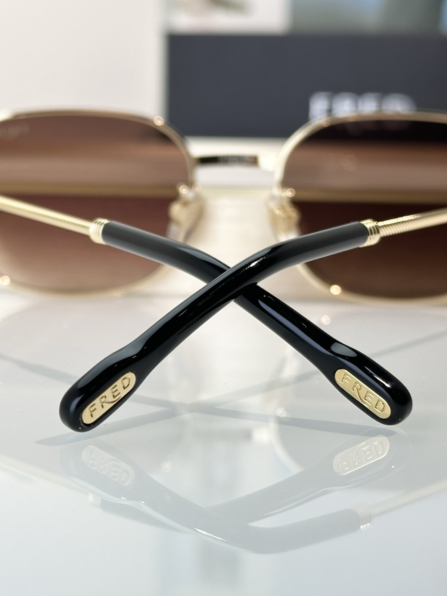 Designer Sunglasses FG40098U