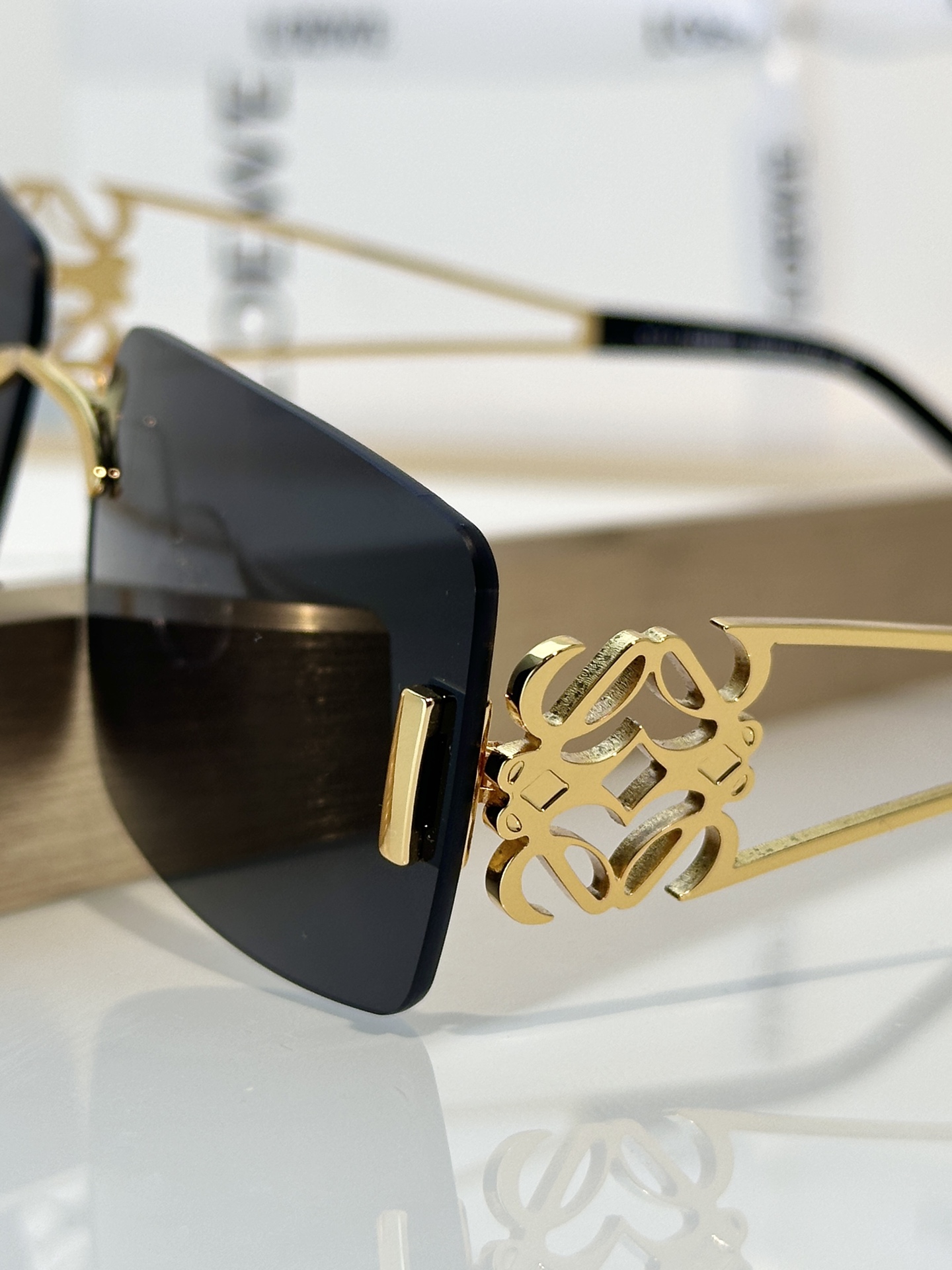 Loewe Sunglasses SLW104