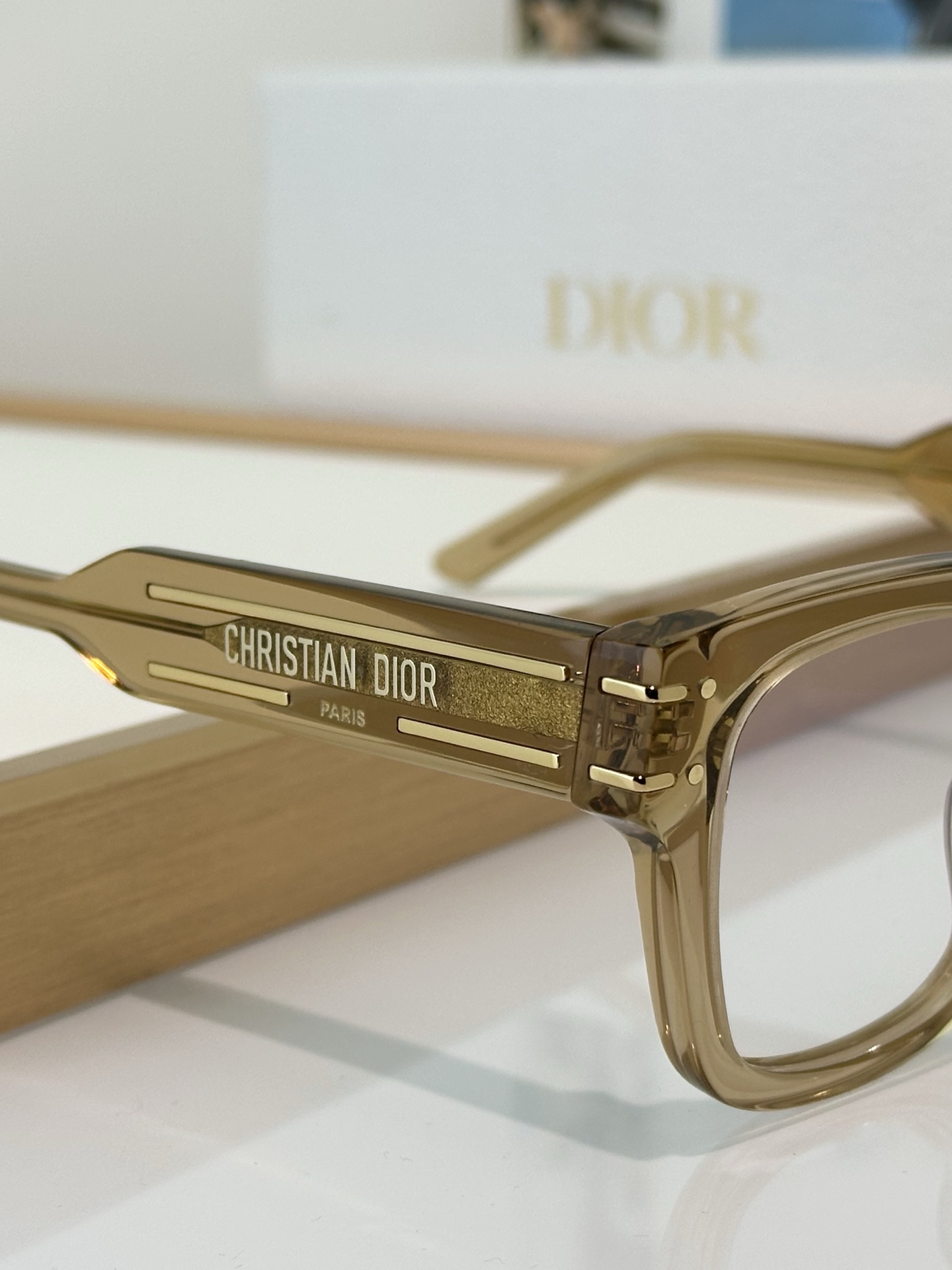 Designer Sunglasses Signature