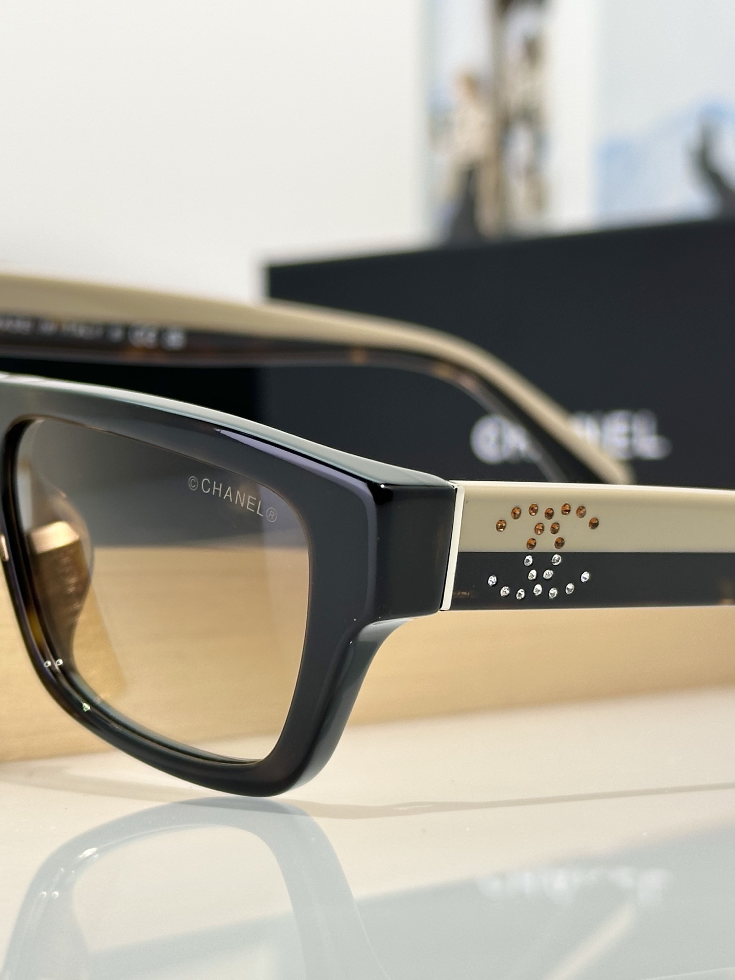 Chanel Sunglasses 5564B