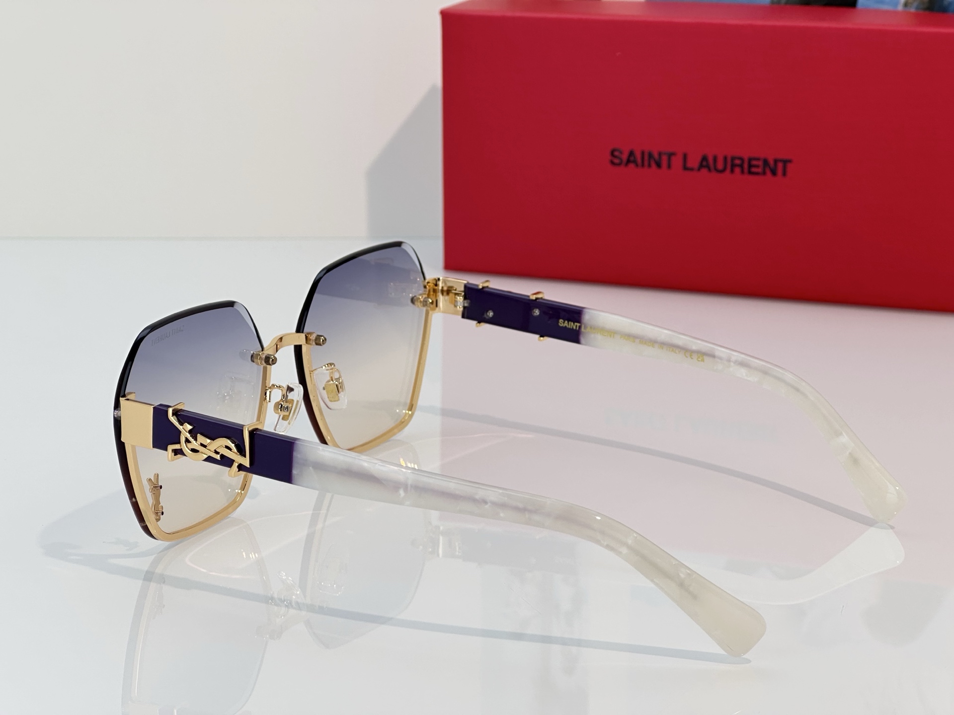 Saint Laurent Saint Lauren*