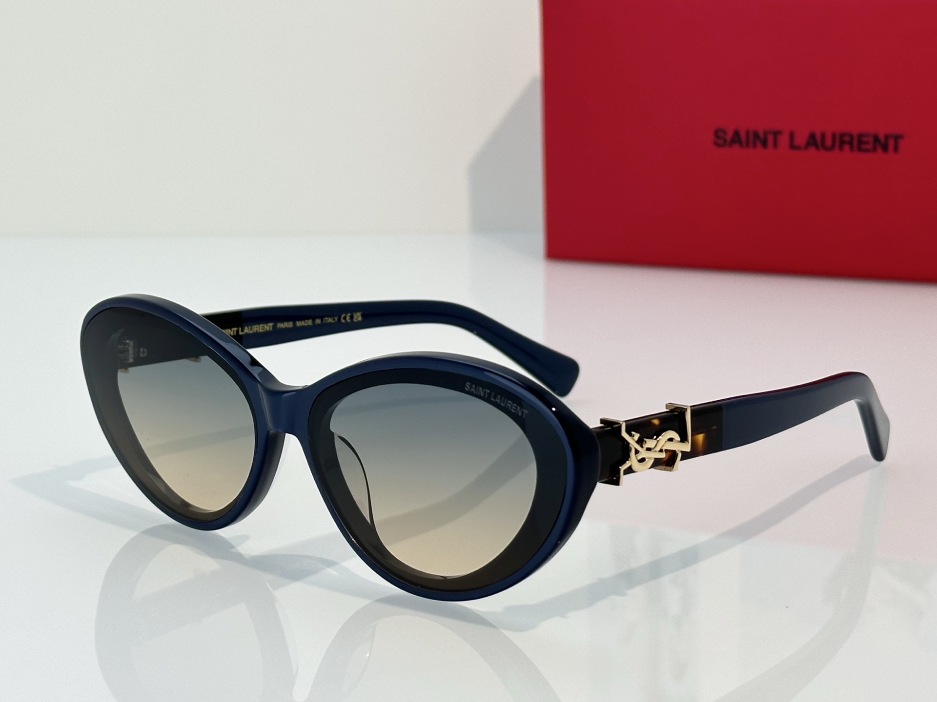 Saint Laurent Saint Lauren*