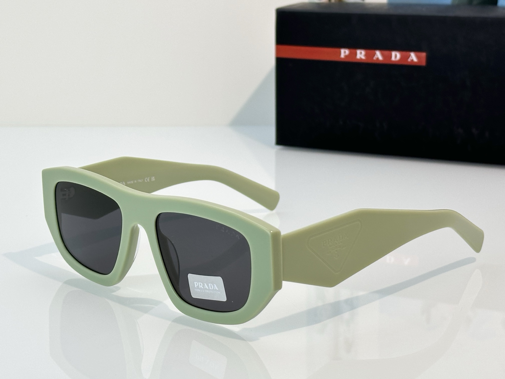 Prada Prad*