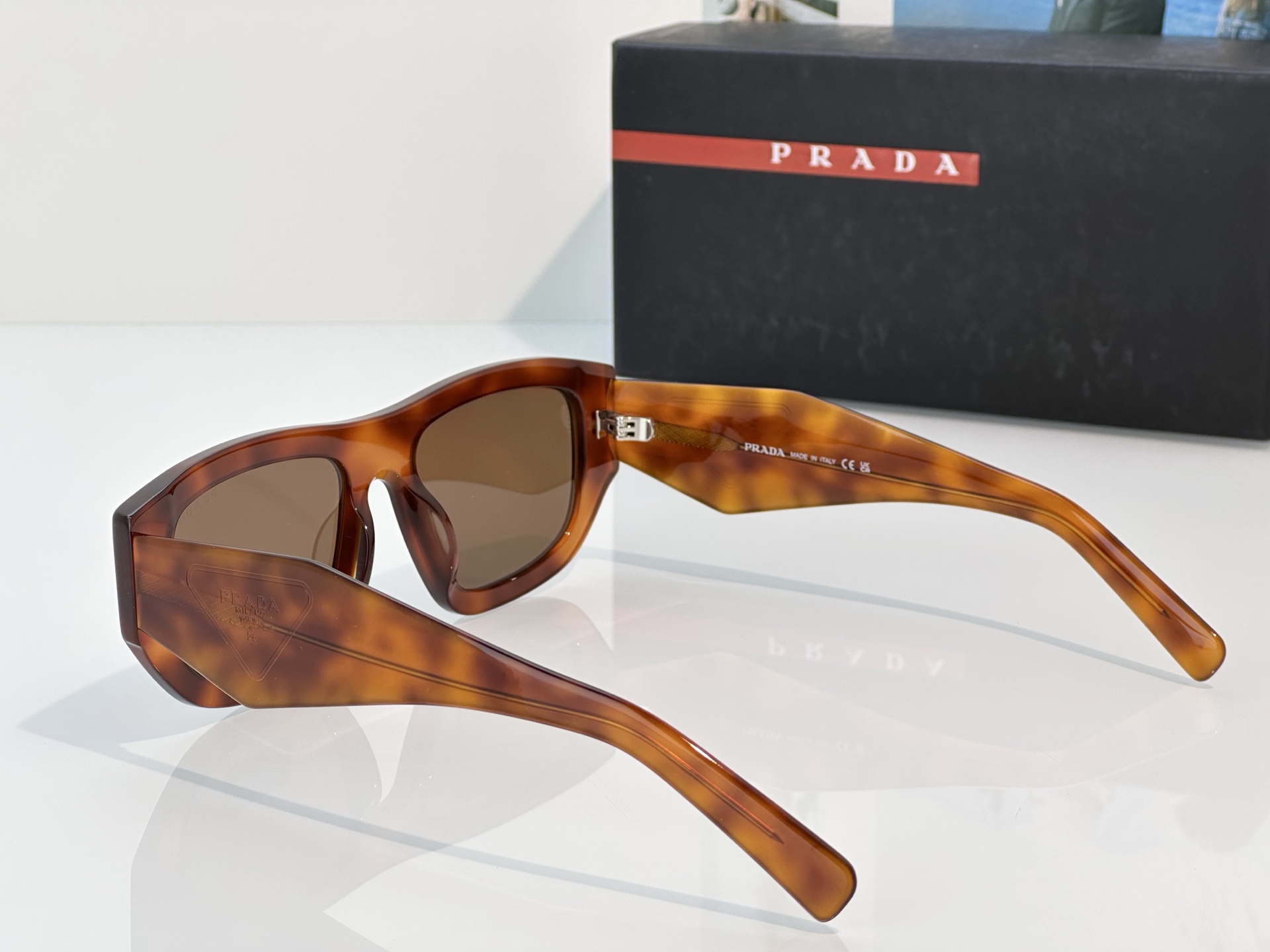 Prada Prad*