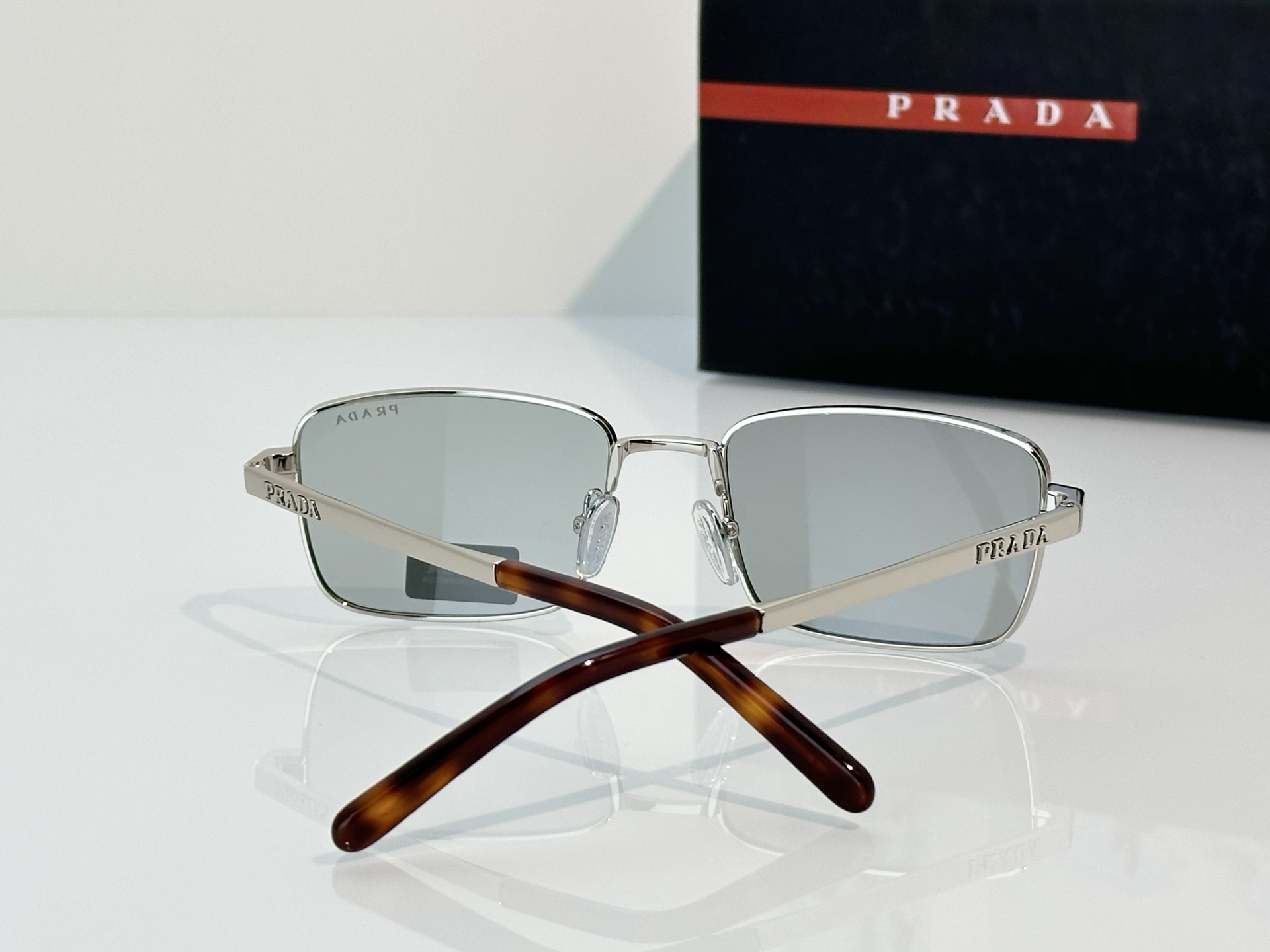 Prada Prad*