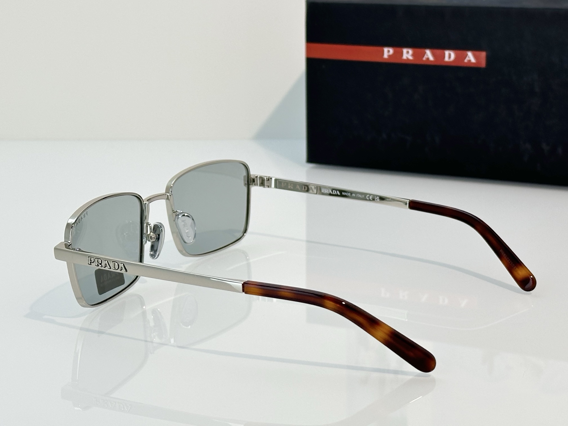 Prada Prad*