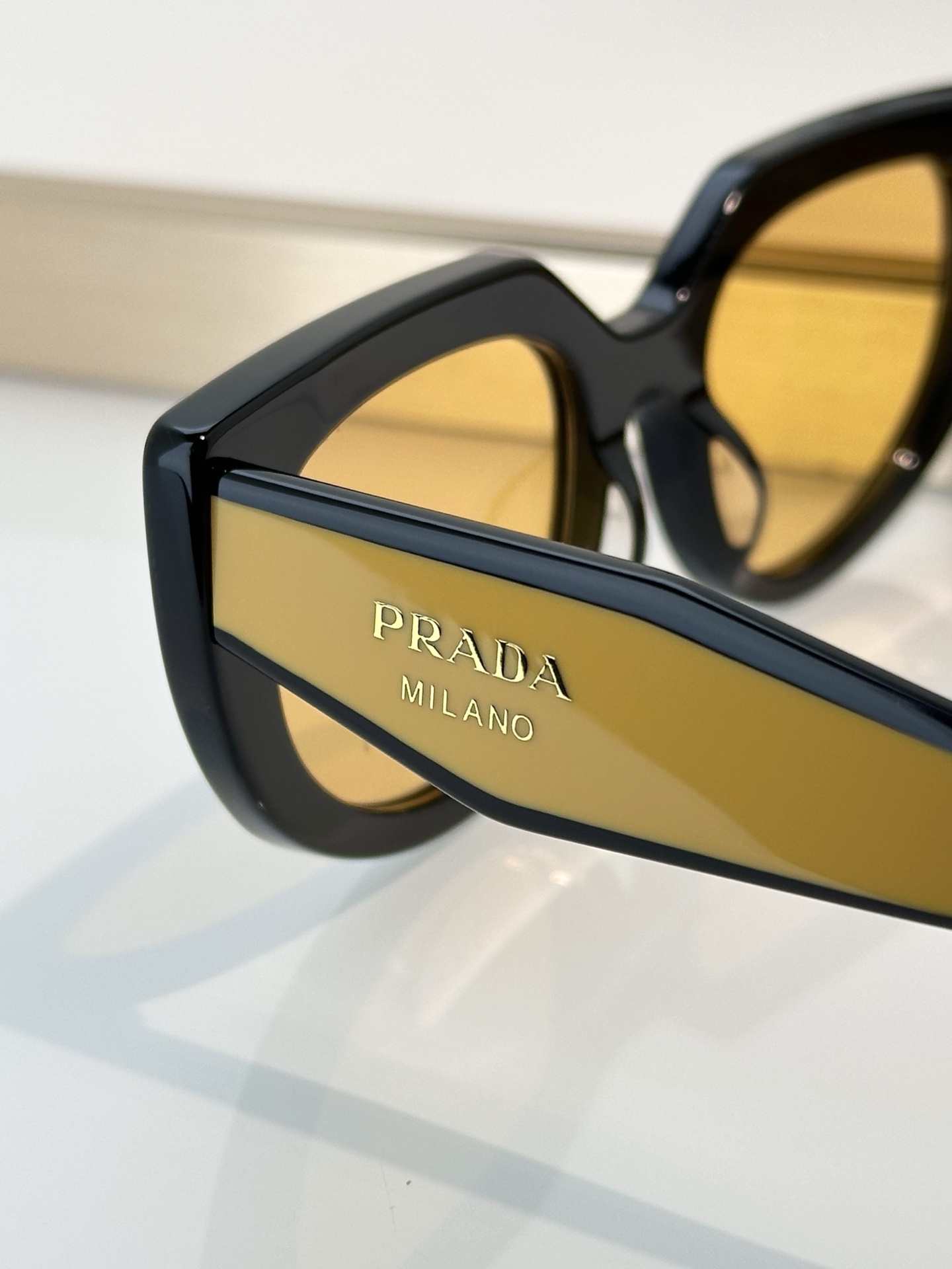 Prada Prad*
