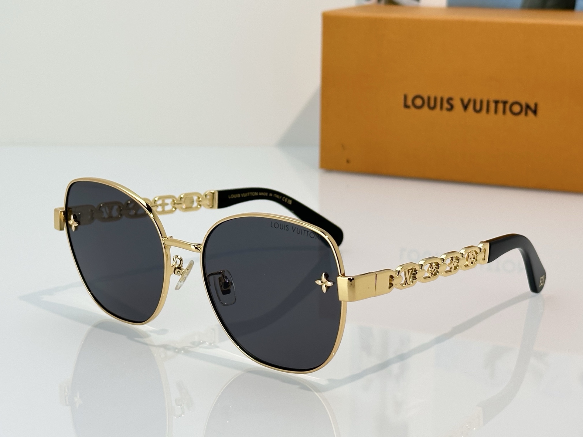 Louis Vuitton Louis Vuitto*