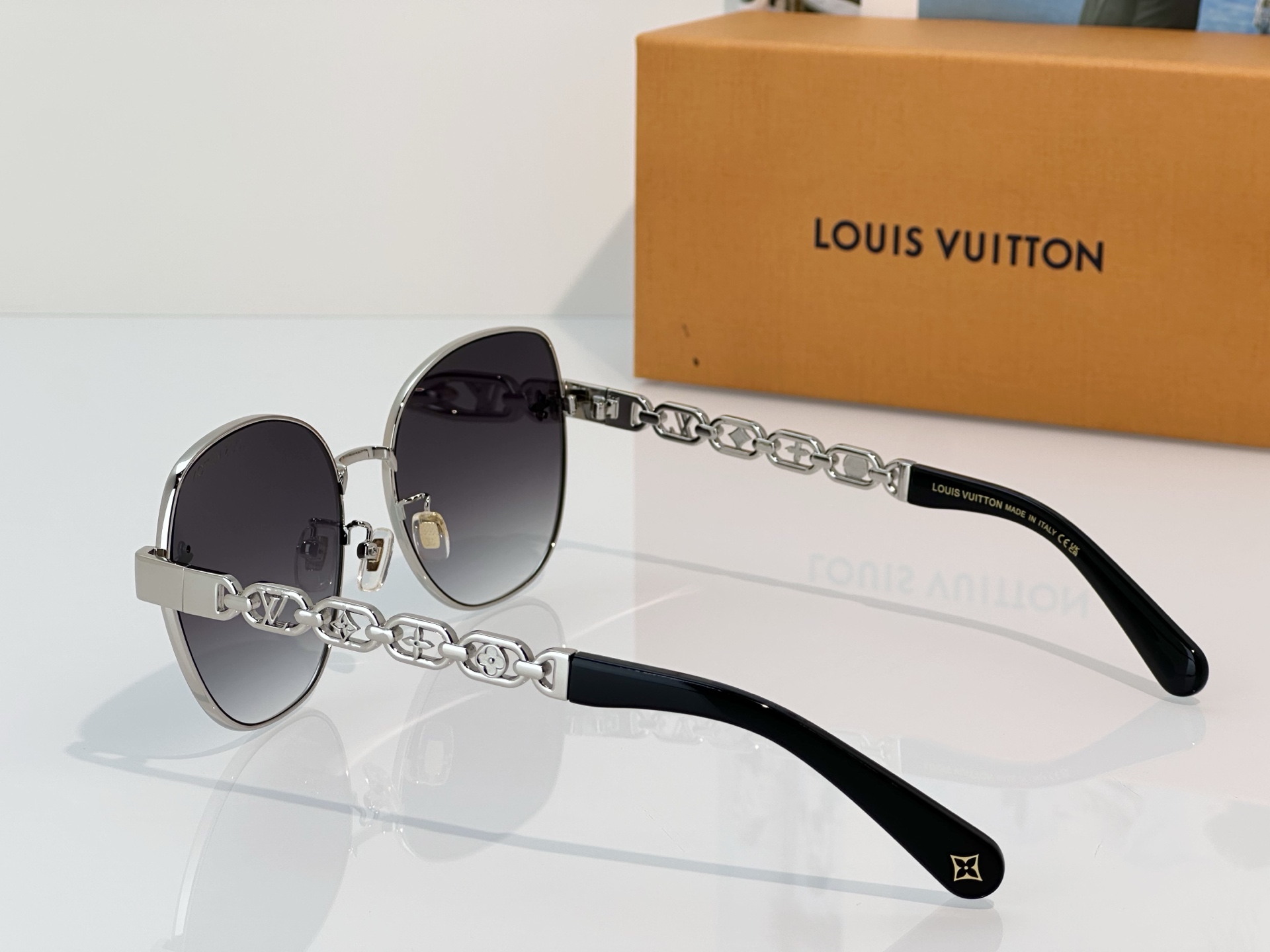 Louis Vuitton Louis Vuitto*
