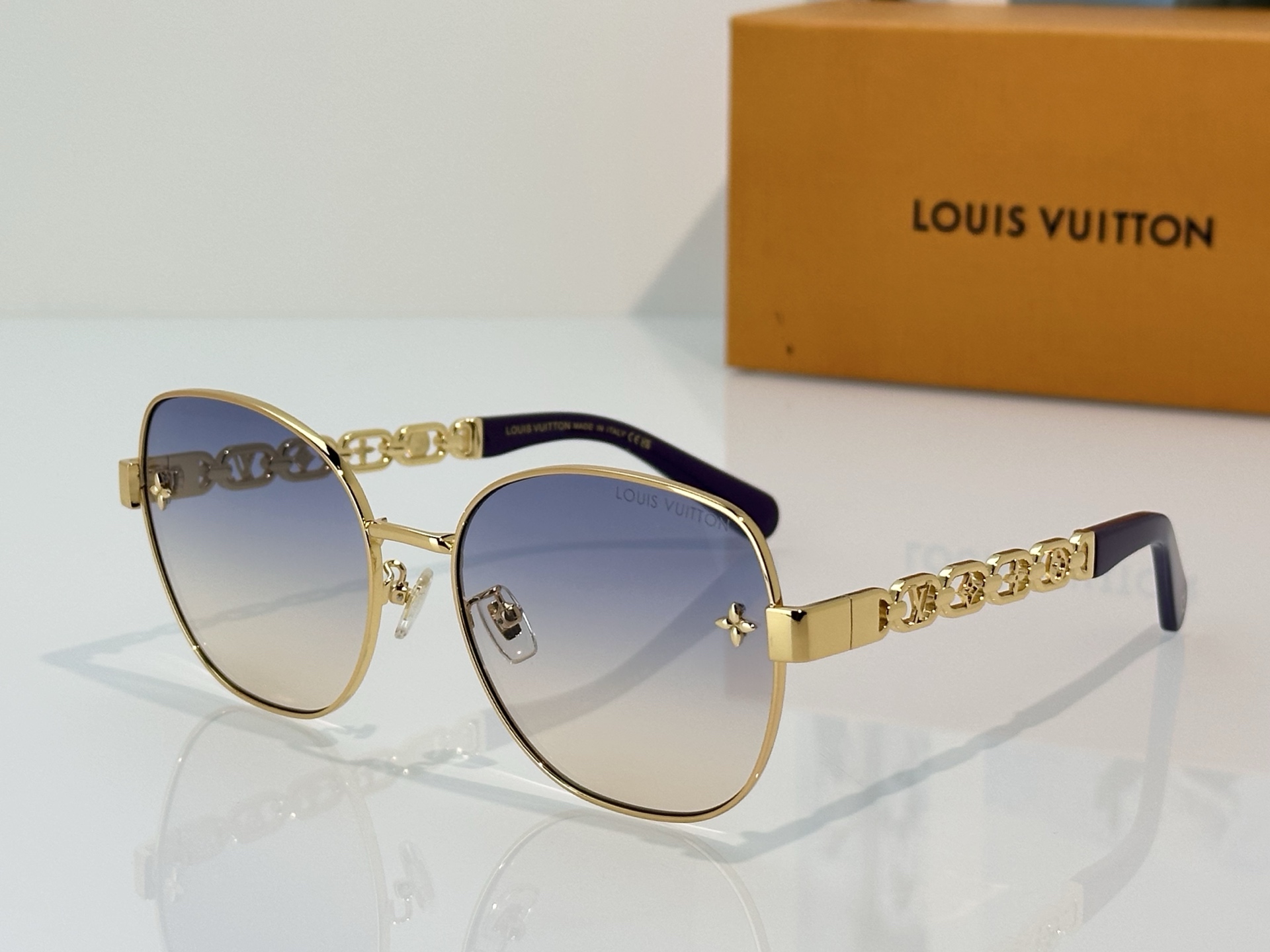 Louis Vuitton Louis Vuitto*