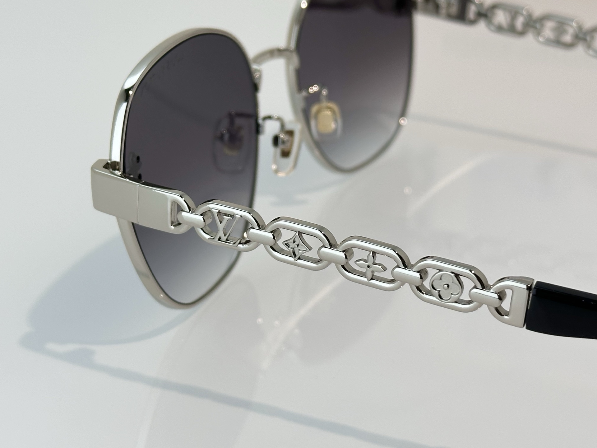 Louis Vuitton Louis Vuitto*