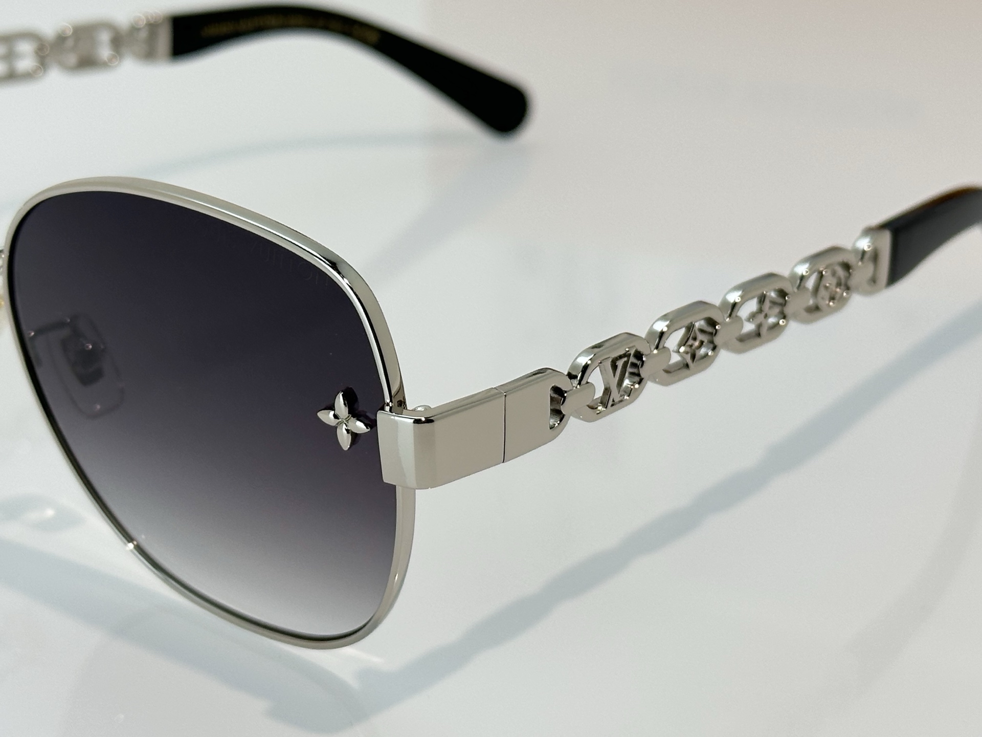 Louis Vuitton Louis Vuitto*