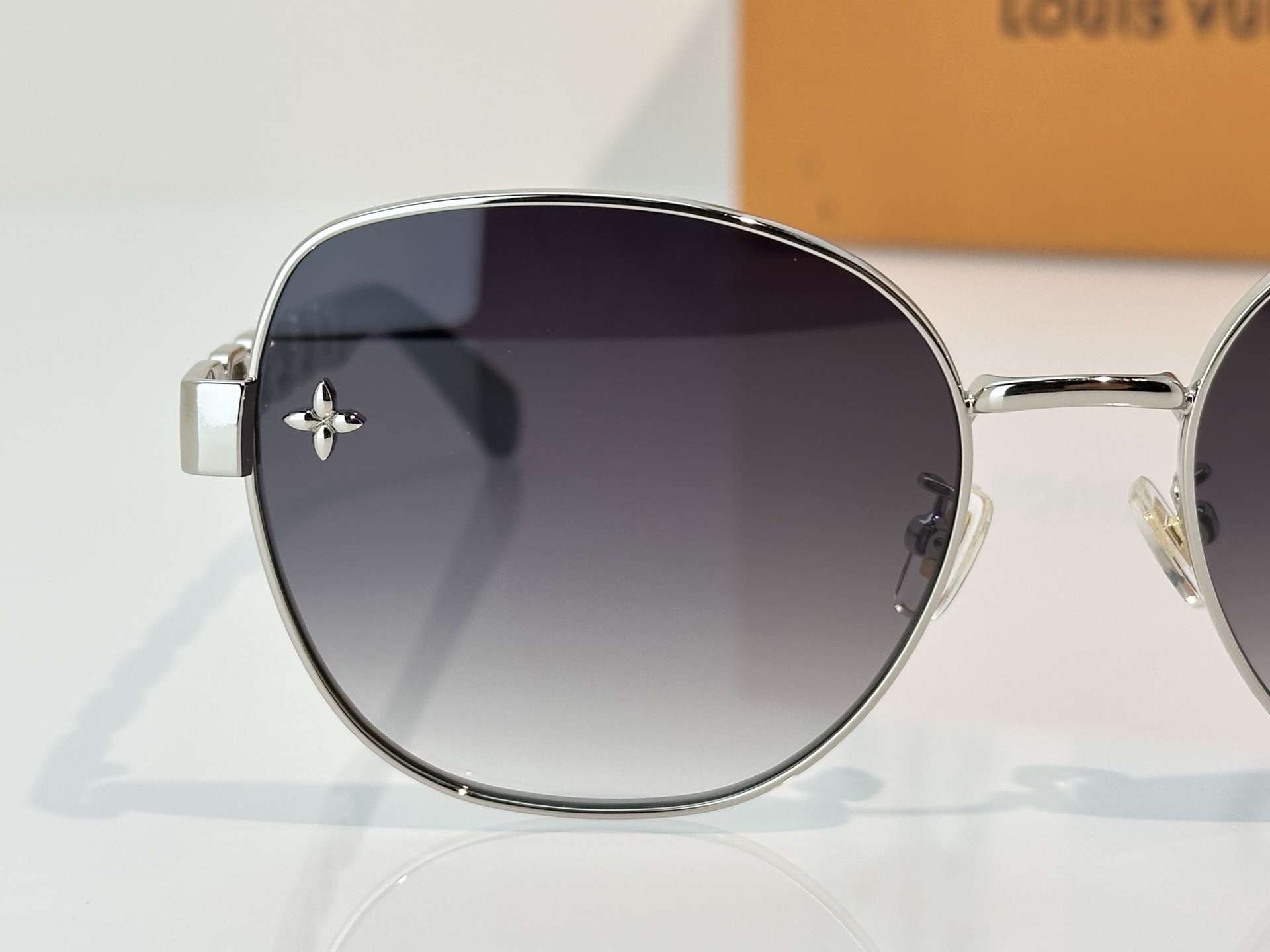 Louis Vuitton Louis Vuitto*