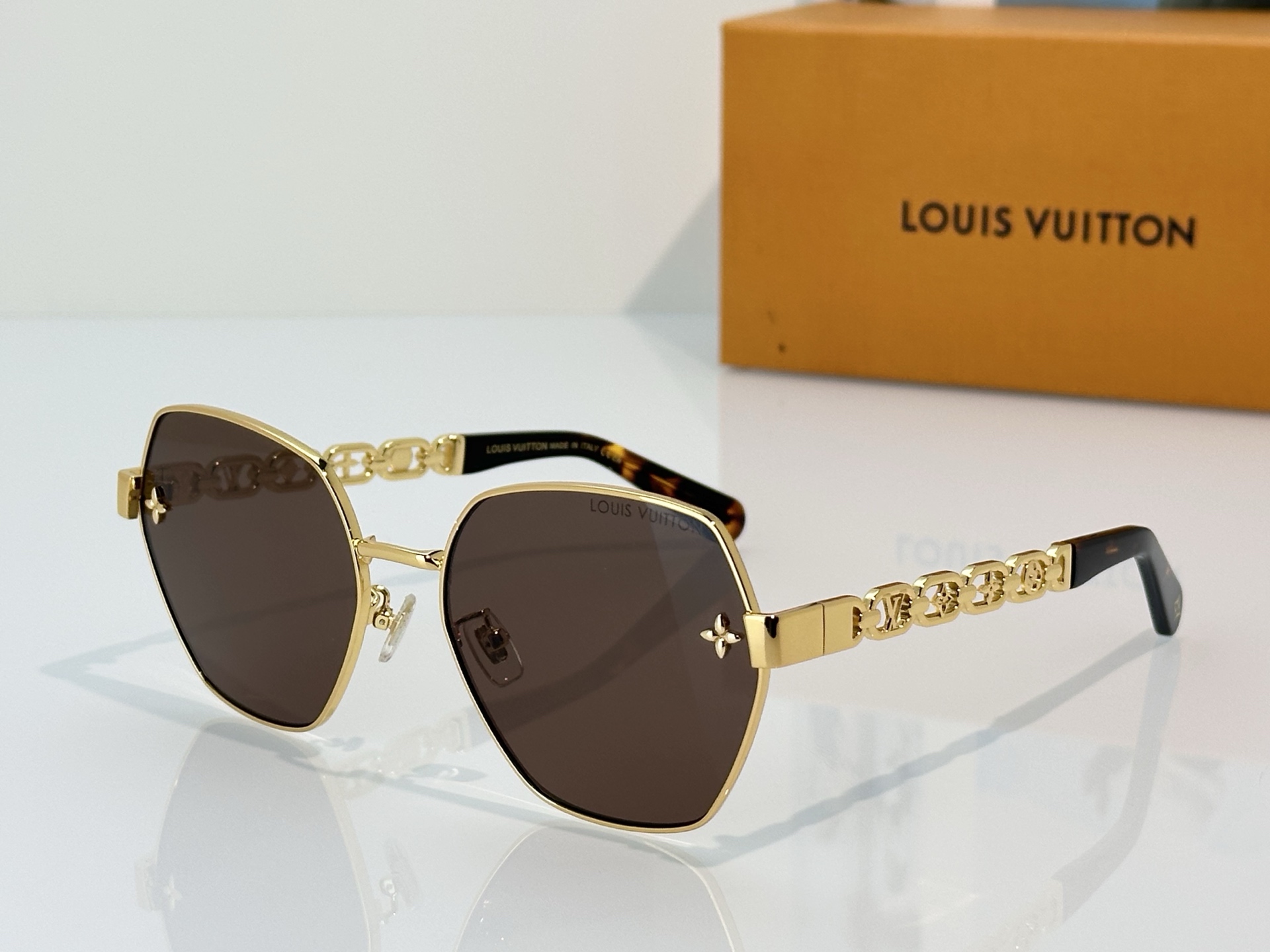 Louis Vuitton Louis Vuitto*