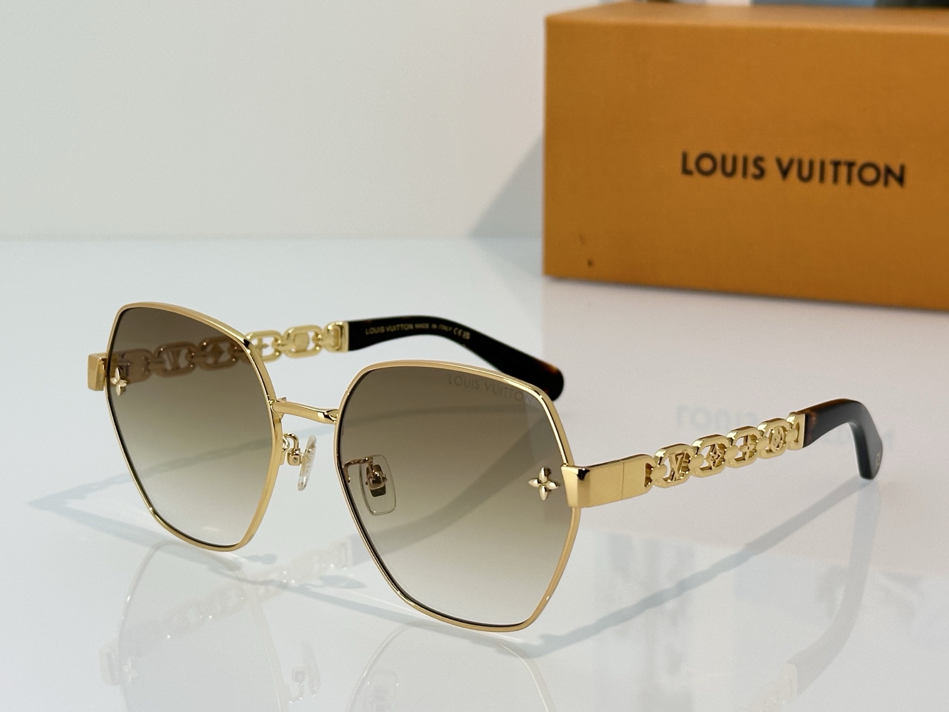 Louis Vuitton Louis Vuitto*