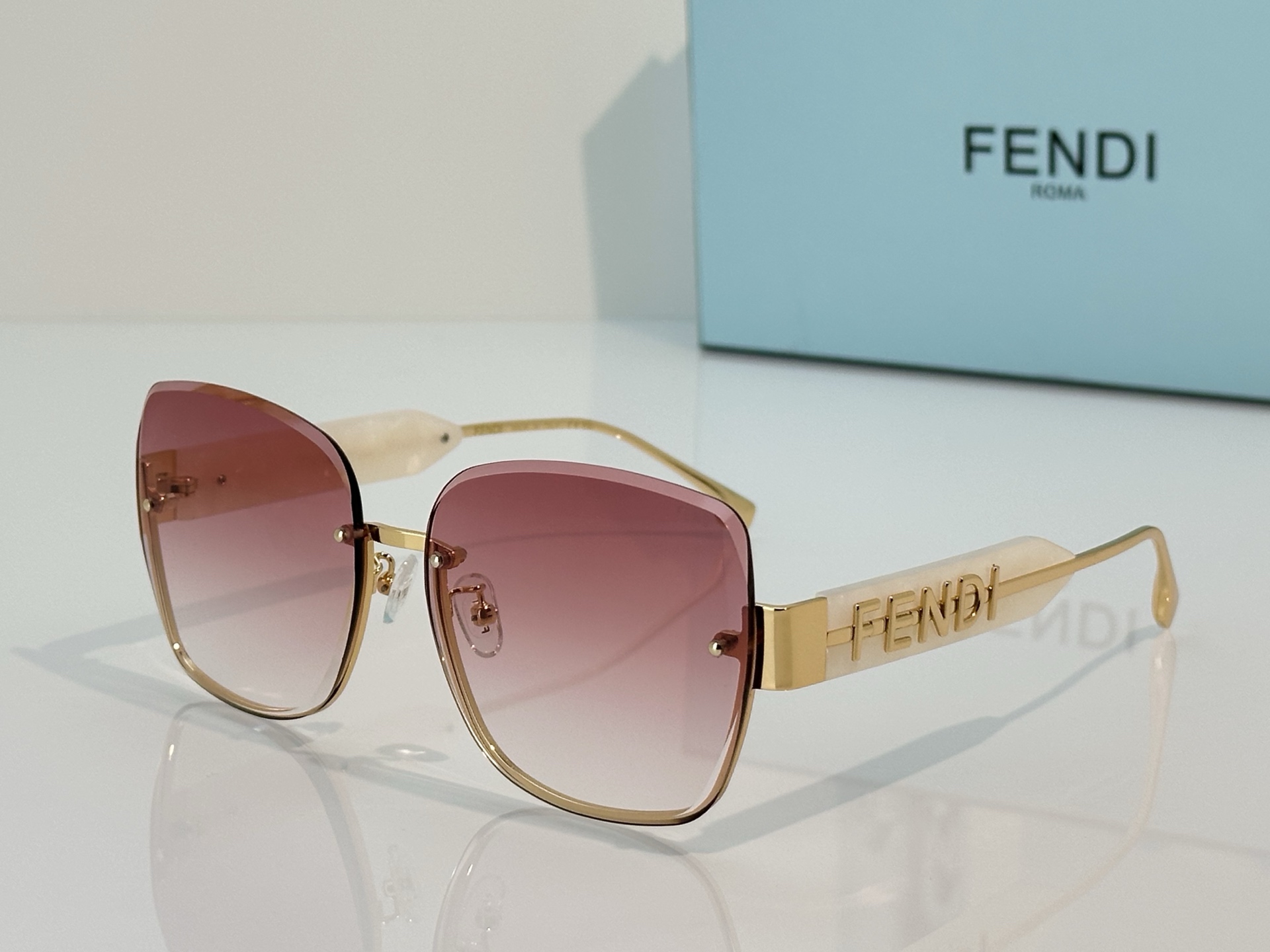 Fendi Fend*