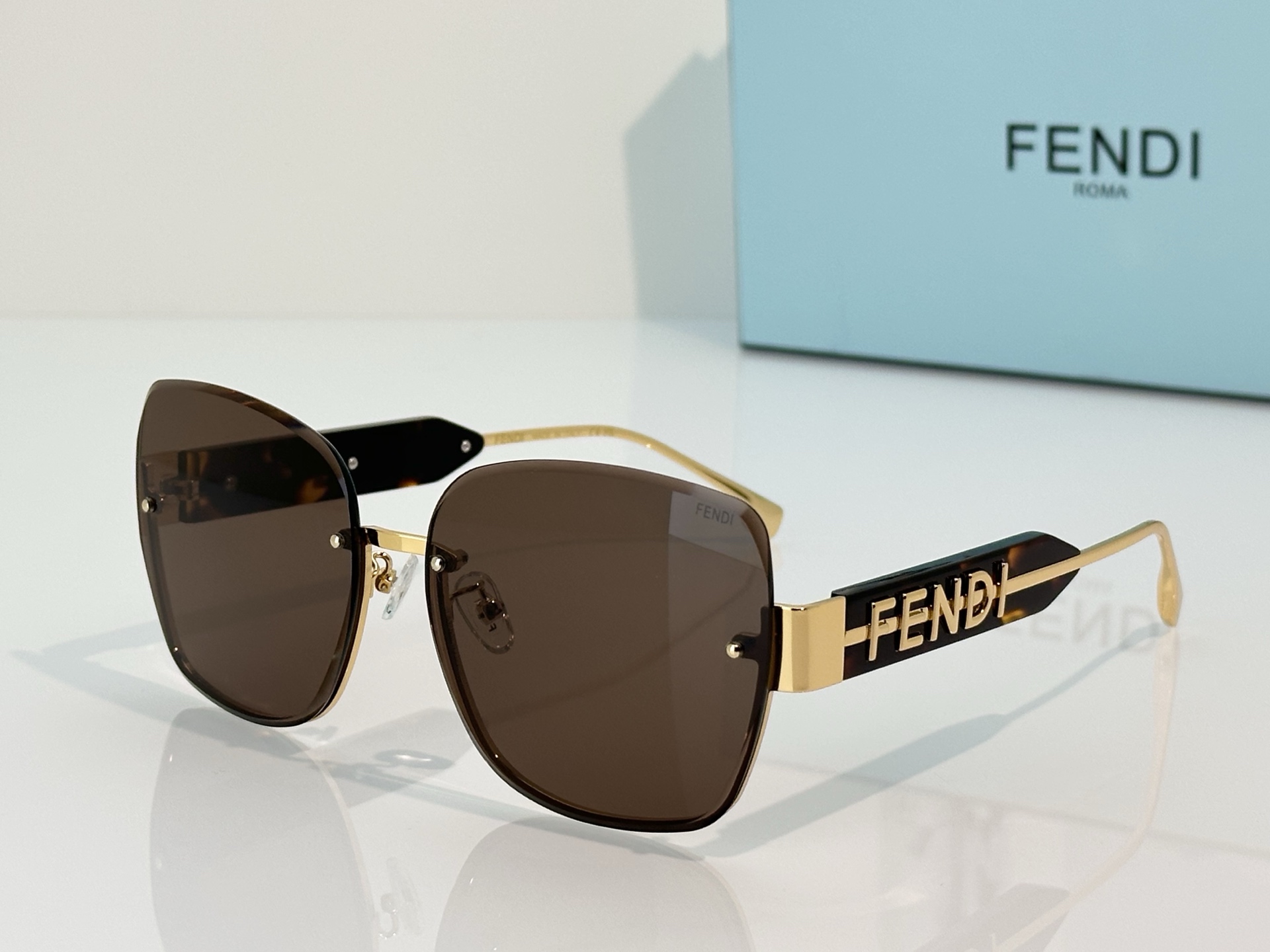 Fendi Fend*
