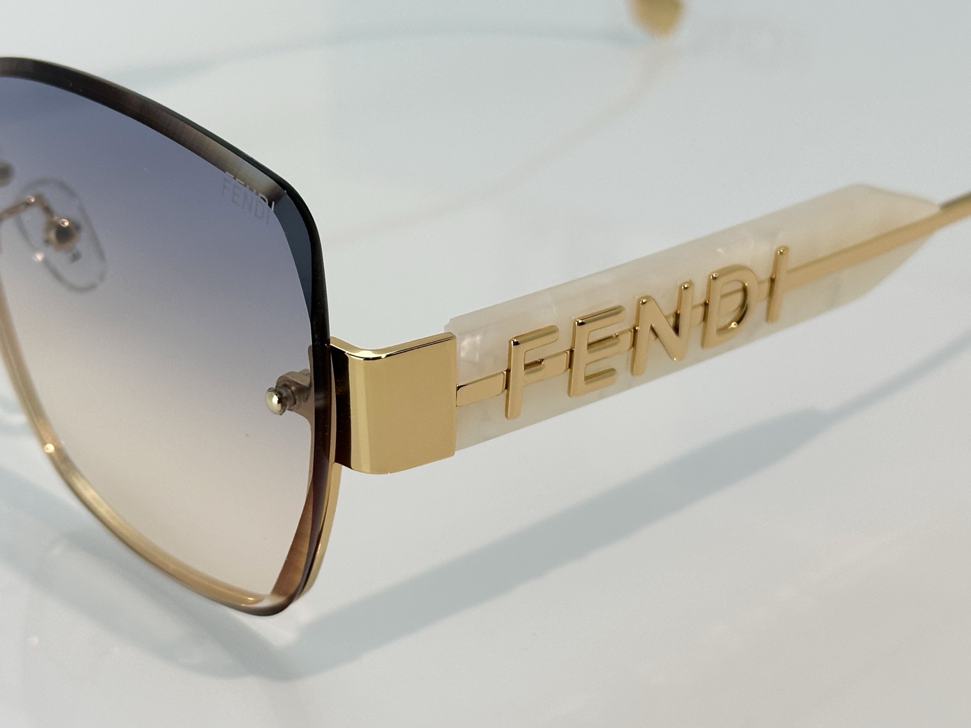 Fendi Fend*