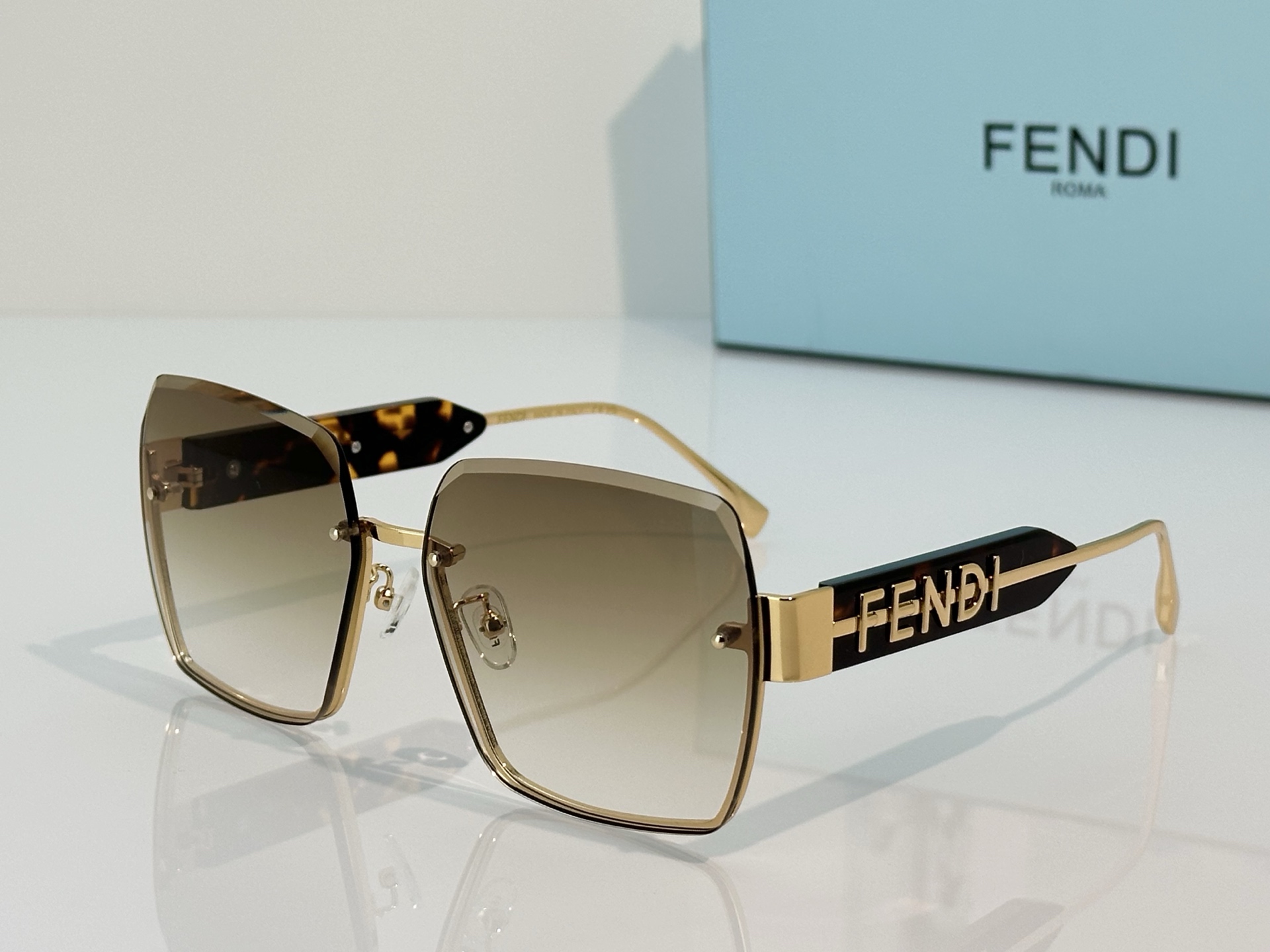 Fendi Fend*