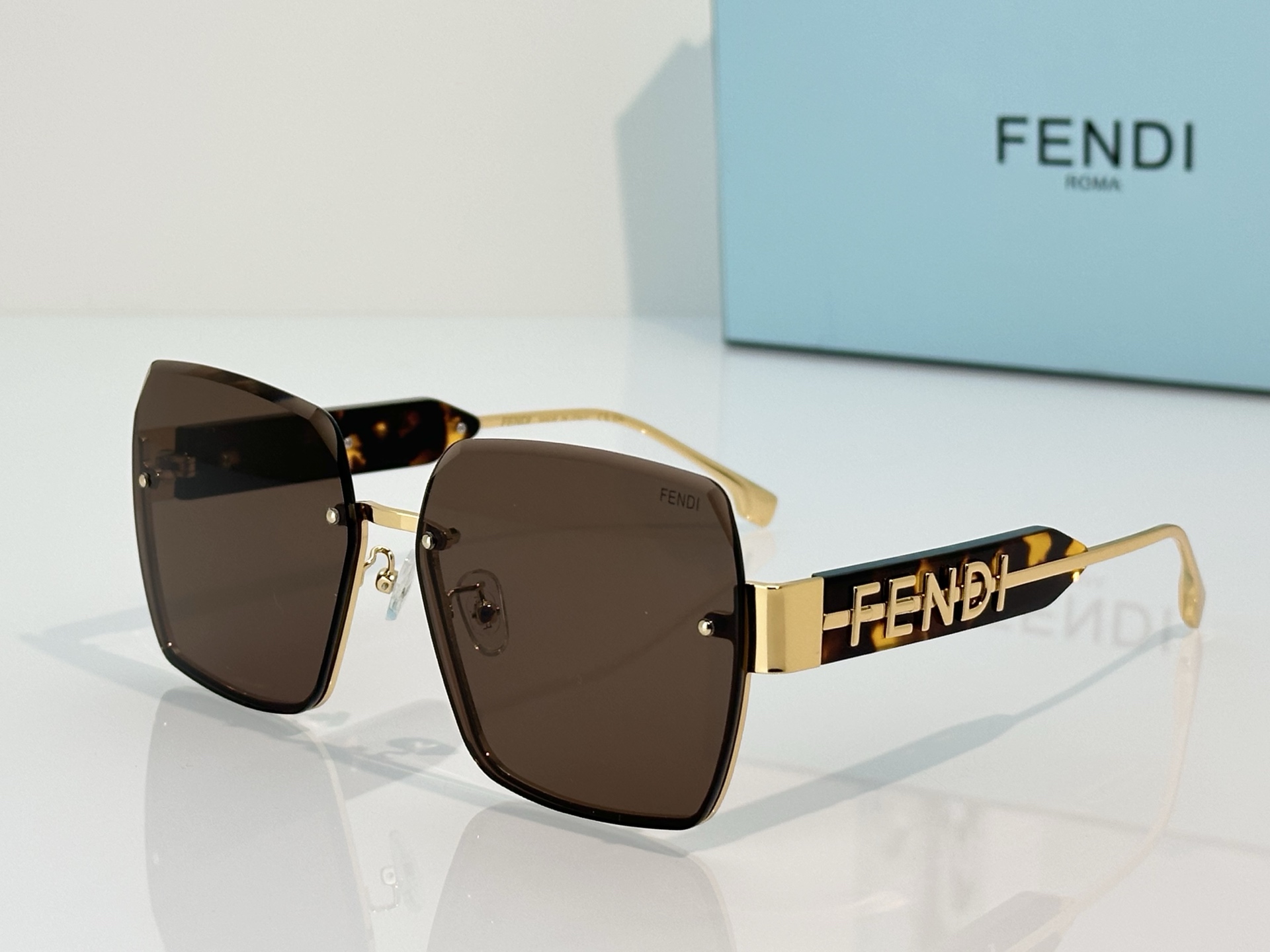 Fendi Fend*