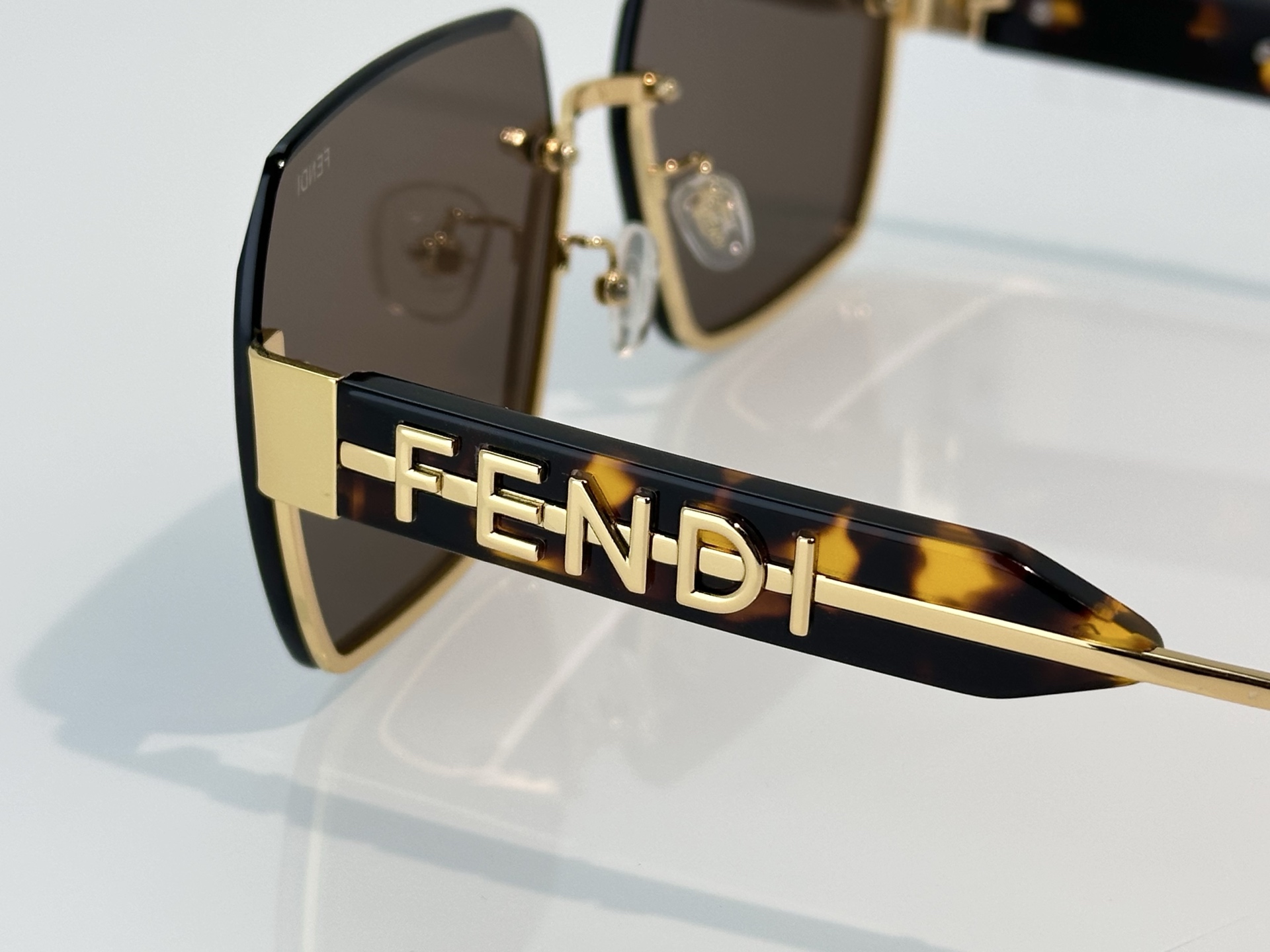 Fendi Fend*