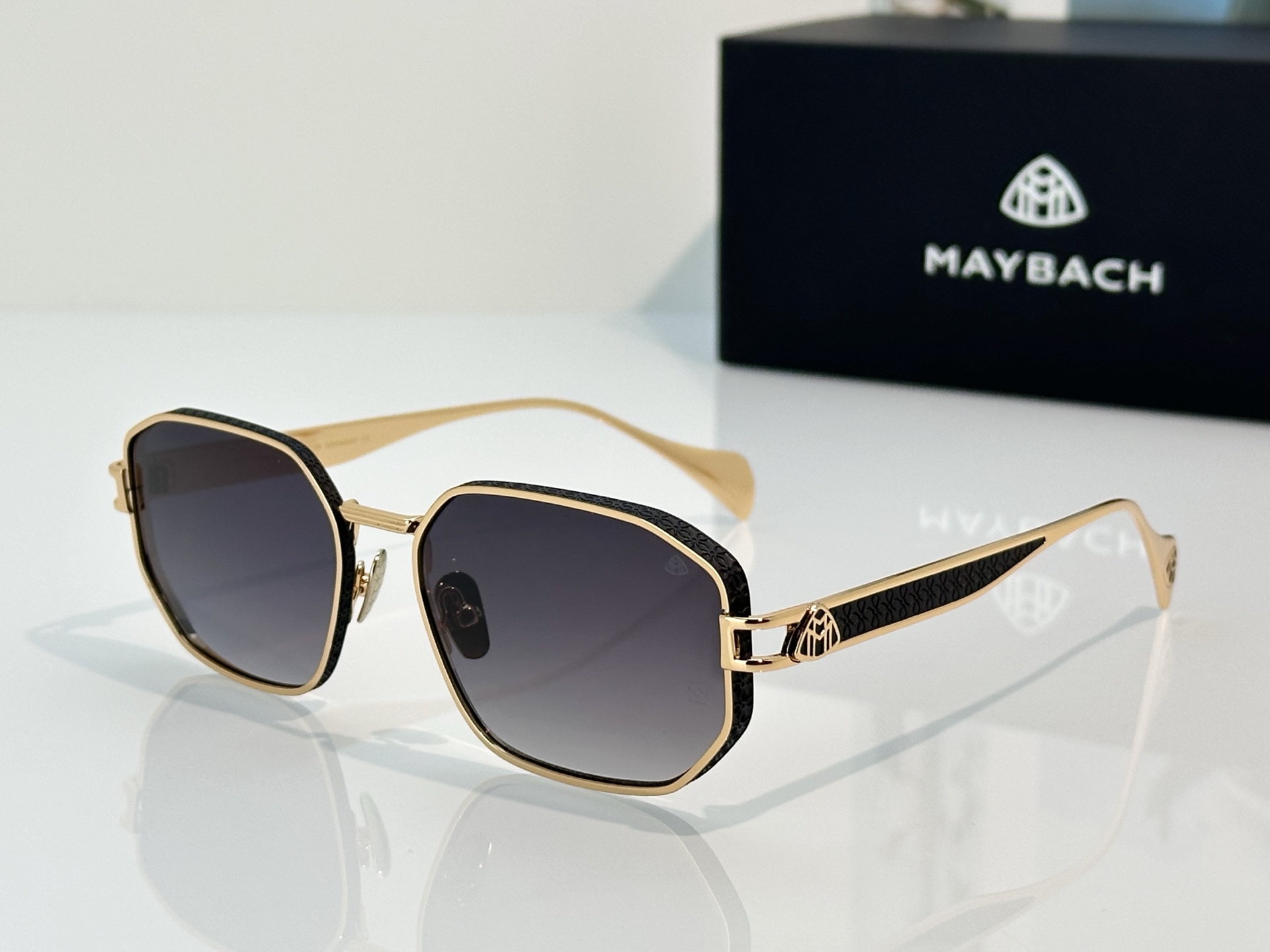 Unknown Maybac*