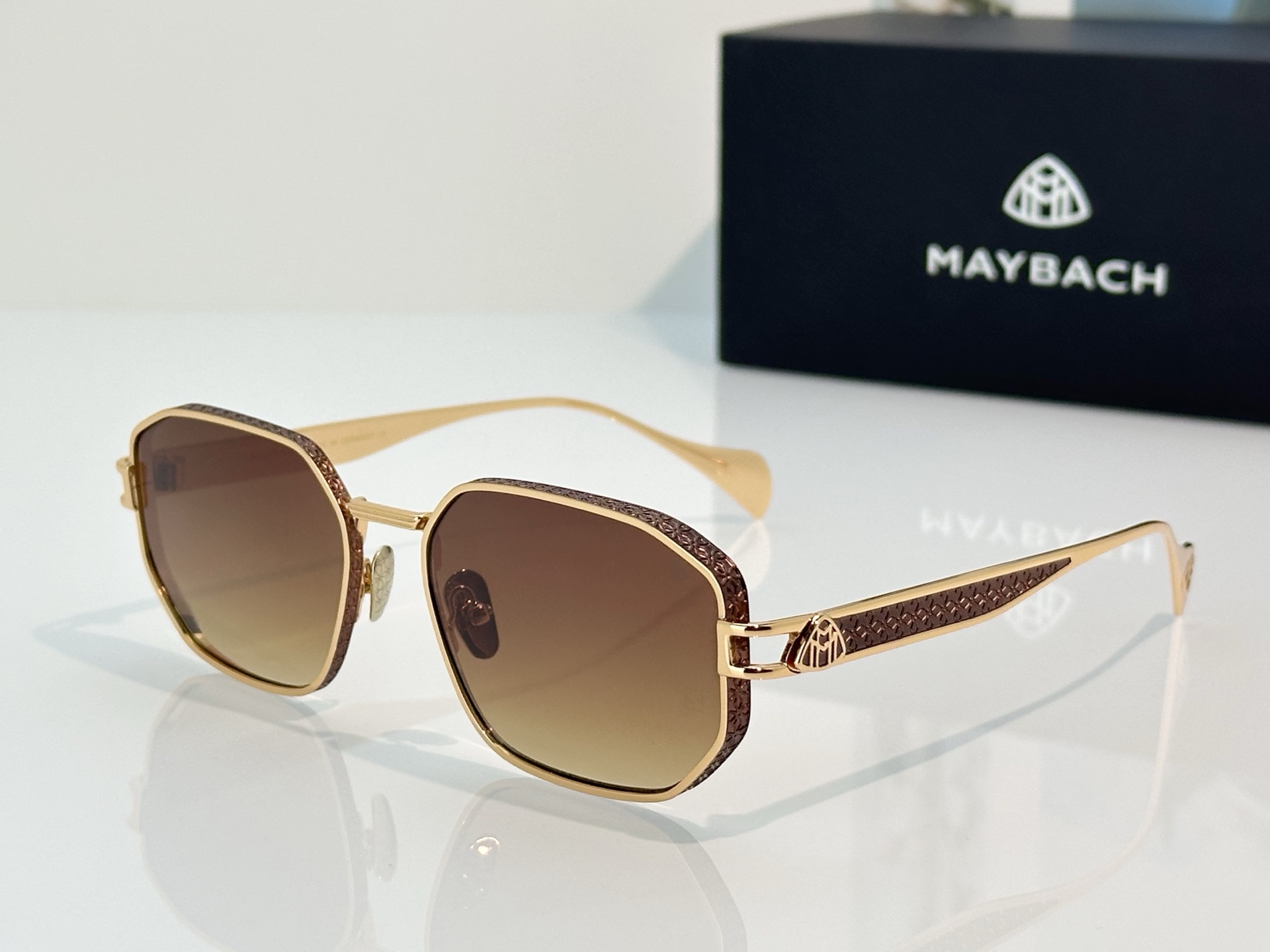 Unknown Maybac*