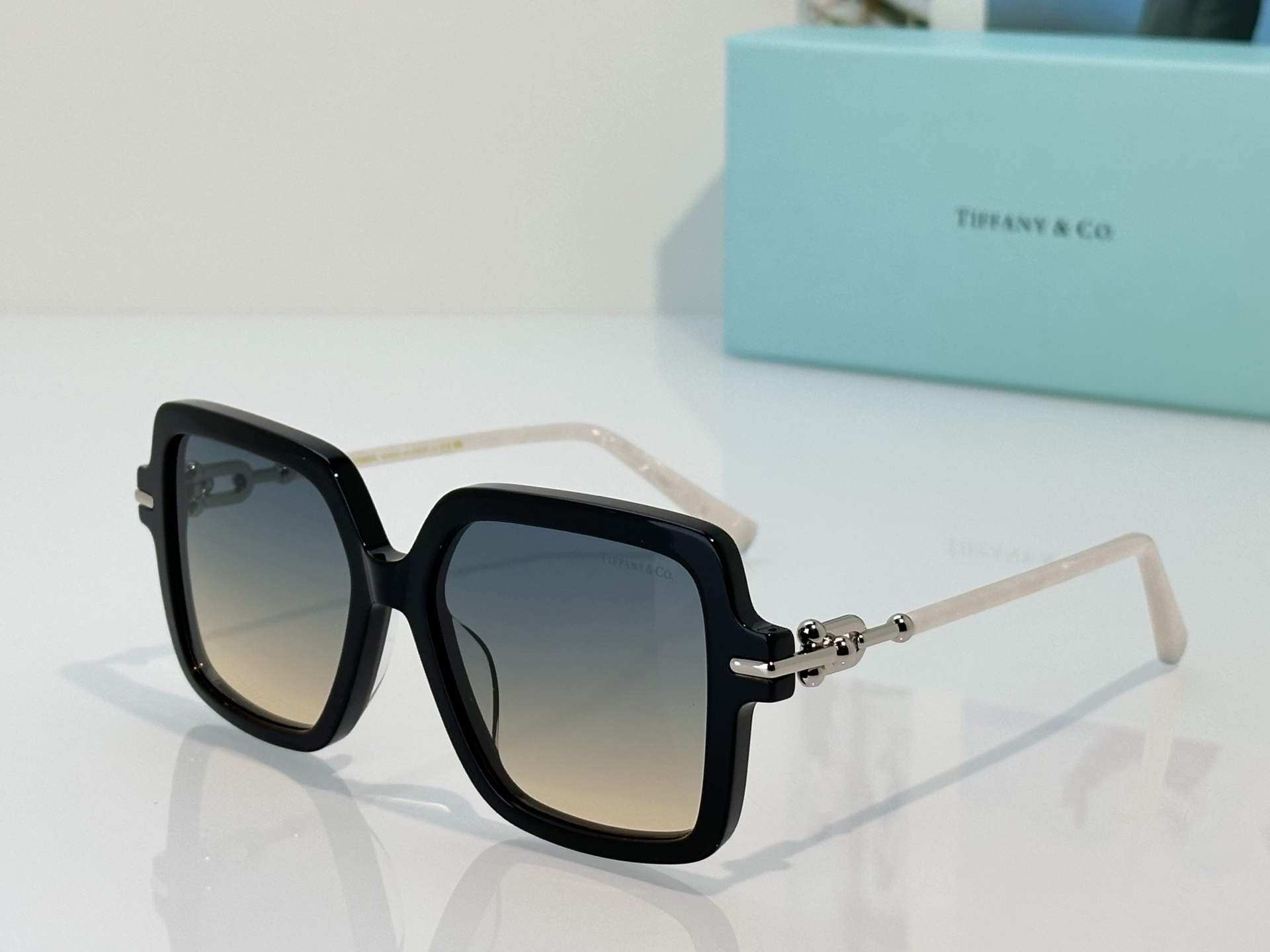 Tiffany & Co. Tiffany&C*