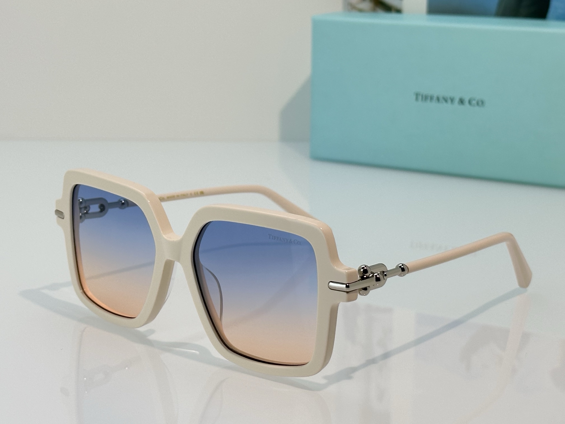Tiffany & Co. Tiffany&C*